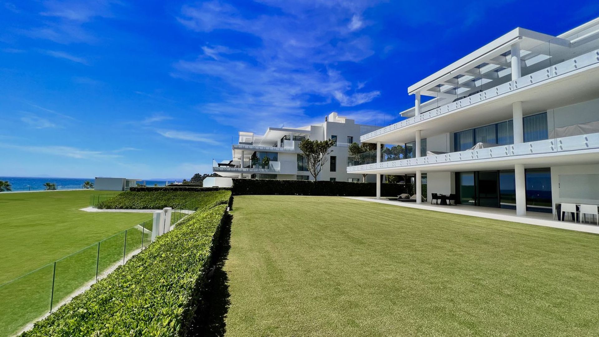 Condominium in Marbella, Andalucía 10946789