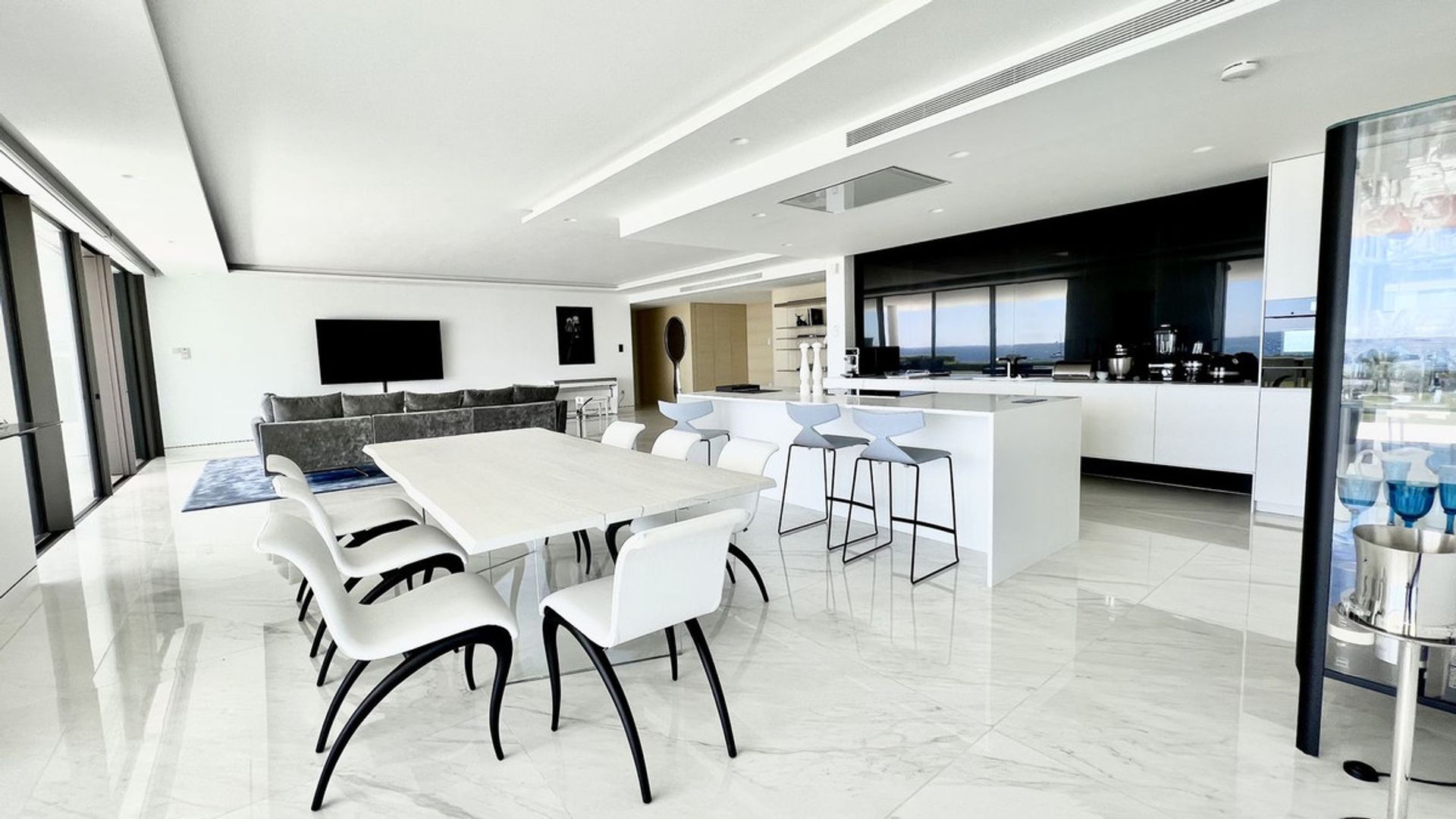 Condominium in Marbella, Andalucía 10946789