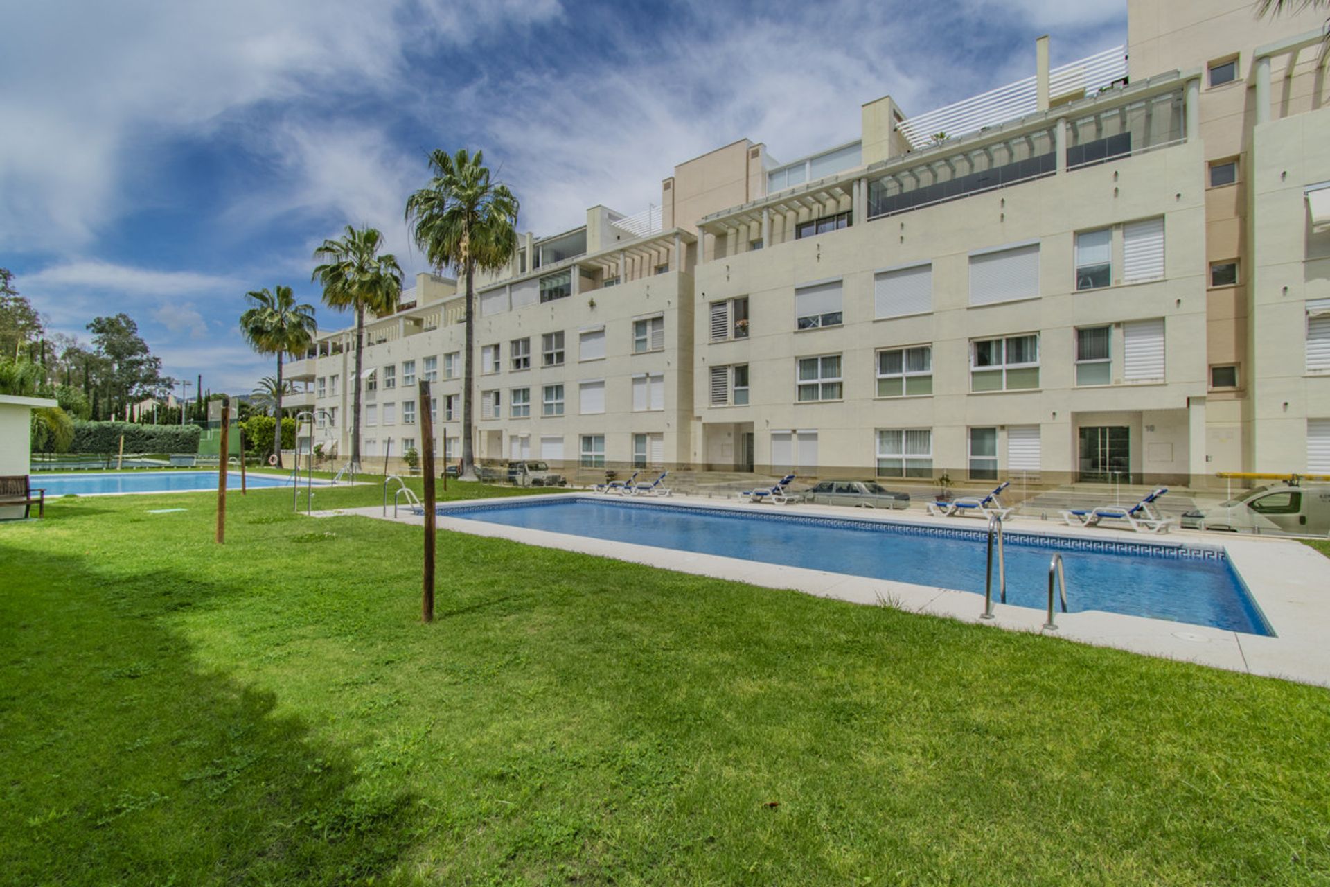 Condominium in Marbella, Andalucía 10946806