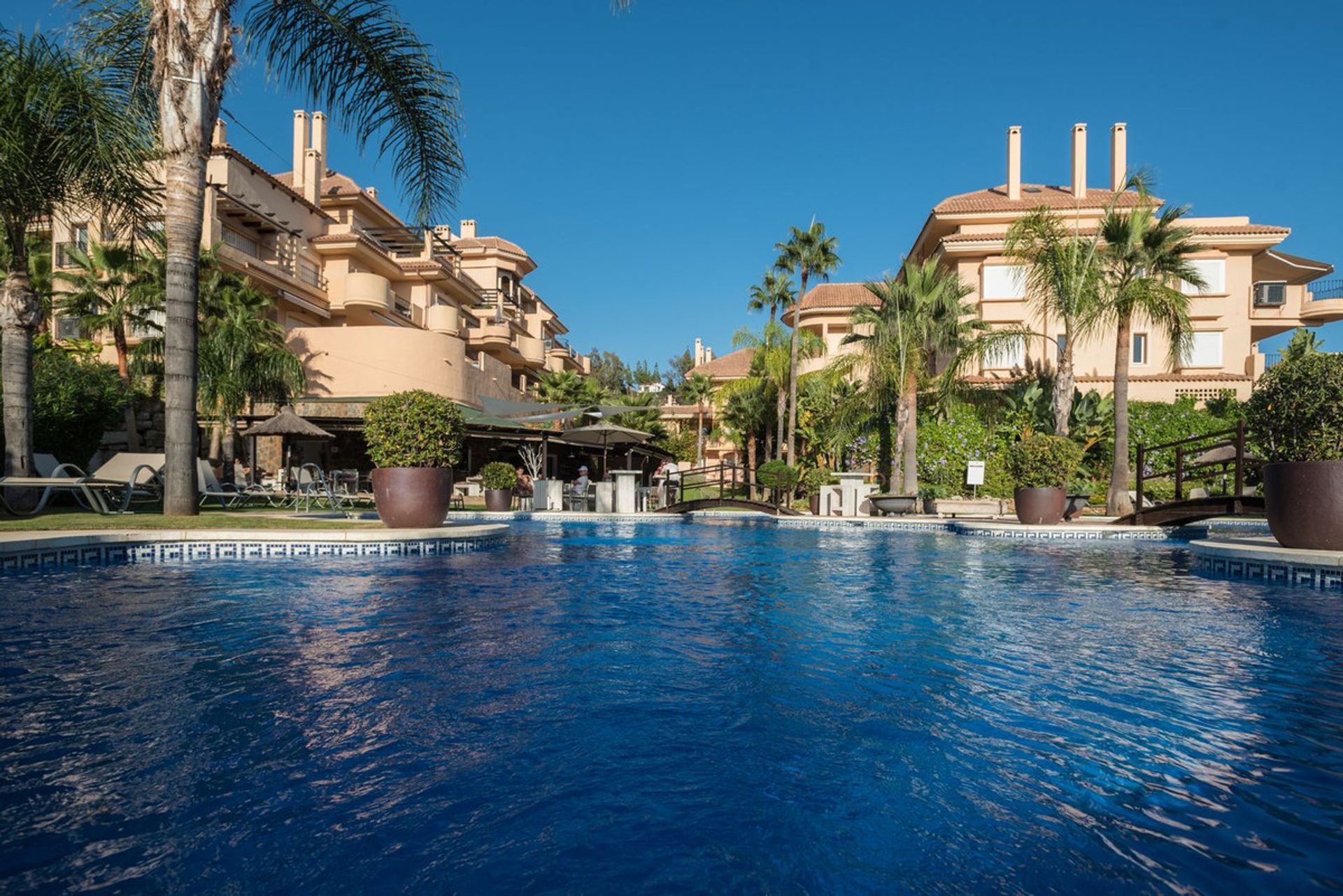 Condominium in Marbella, Andalucía 10946891