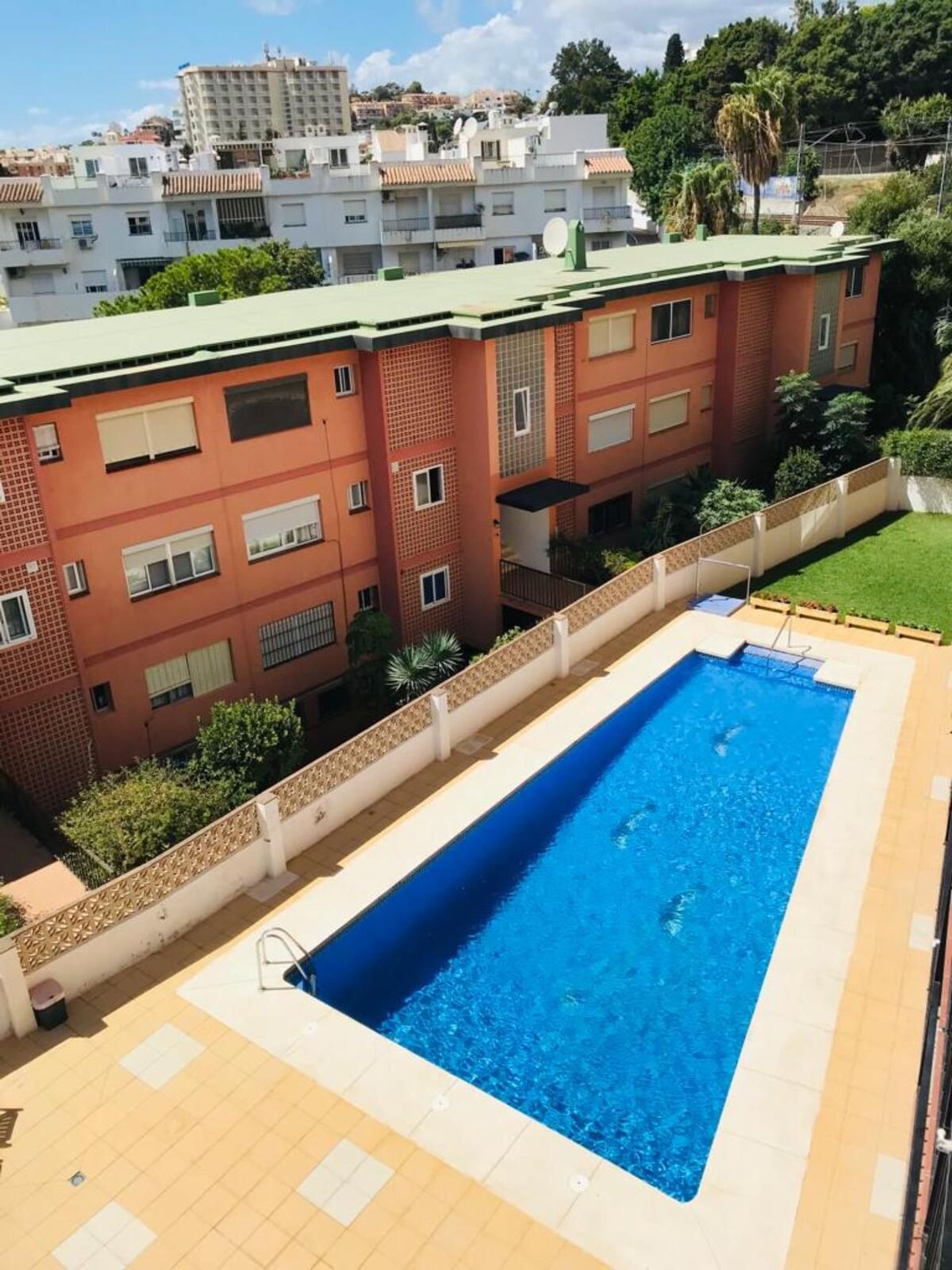 Condominio en Santa Fe de los Boliches, Andalucía 10947211