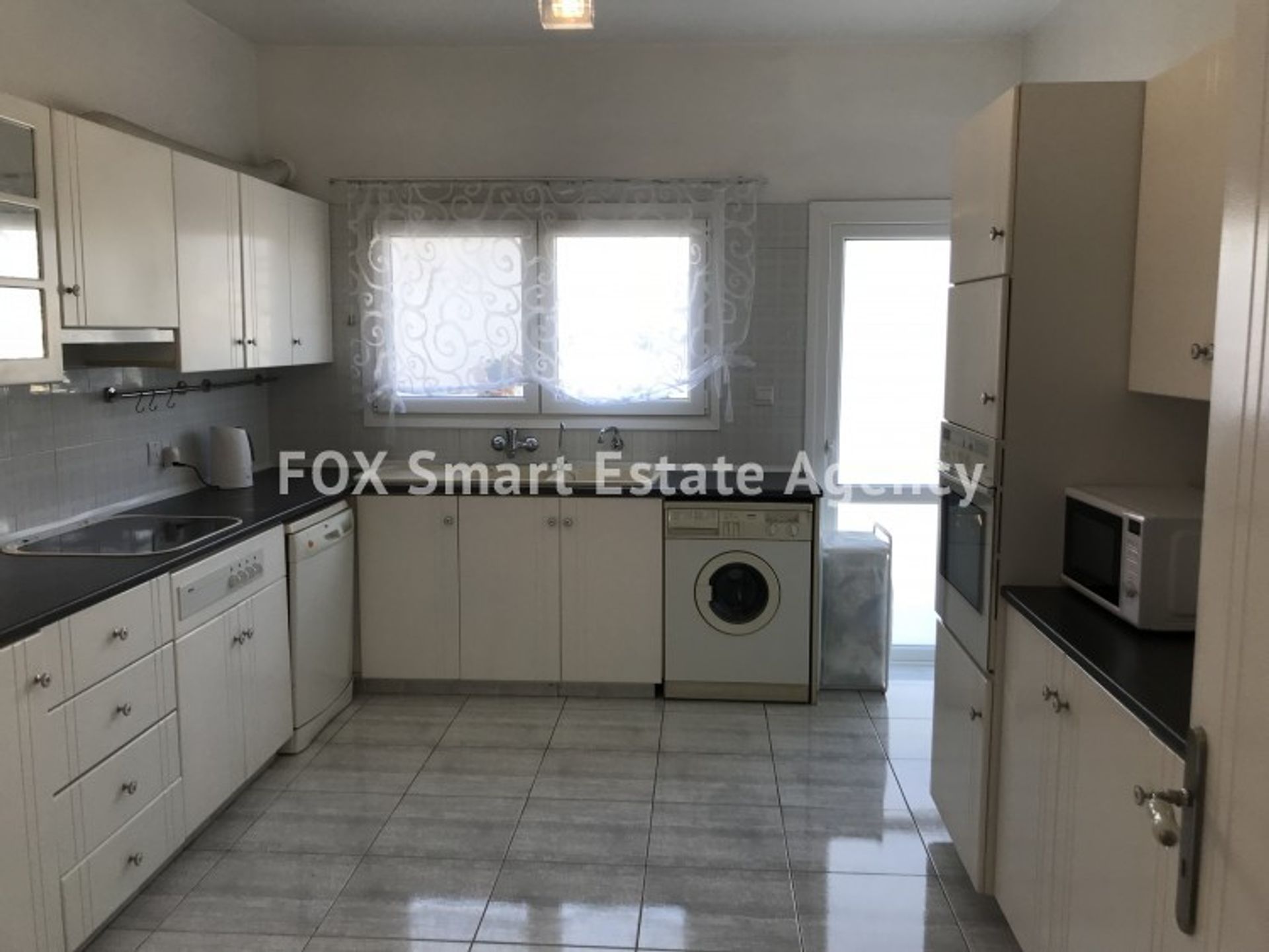 Condominium in Limassol, Limassol 10948922