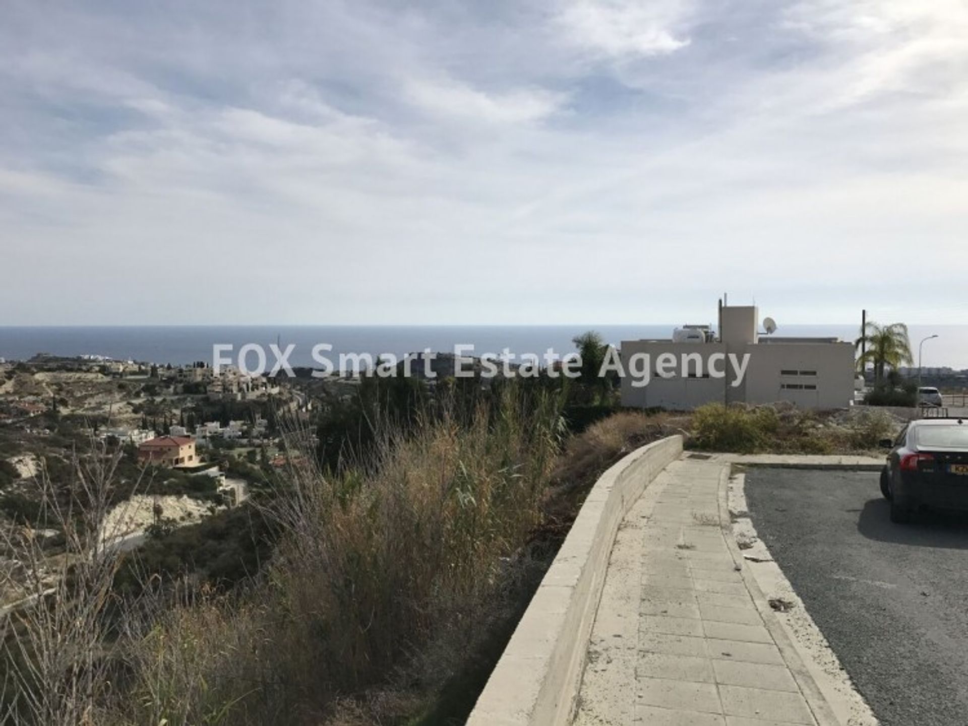 Land im Agios Tychon, Larnaka 10949054