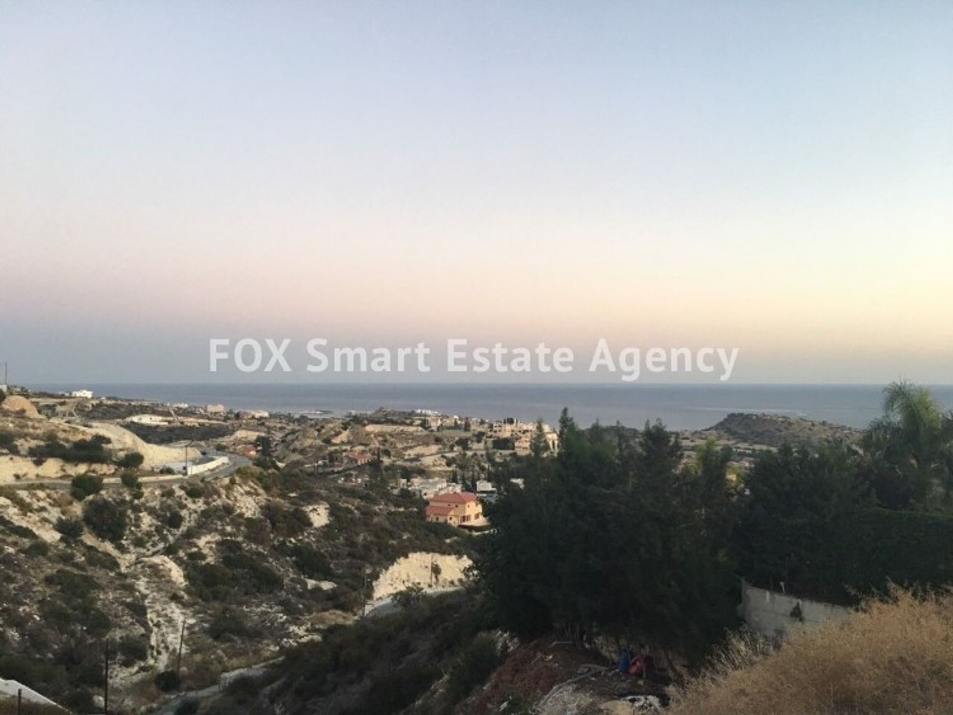 Land im Agios Tychon, Larnaka 10949054