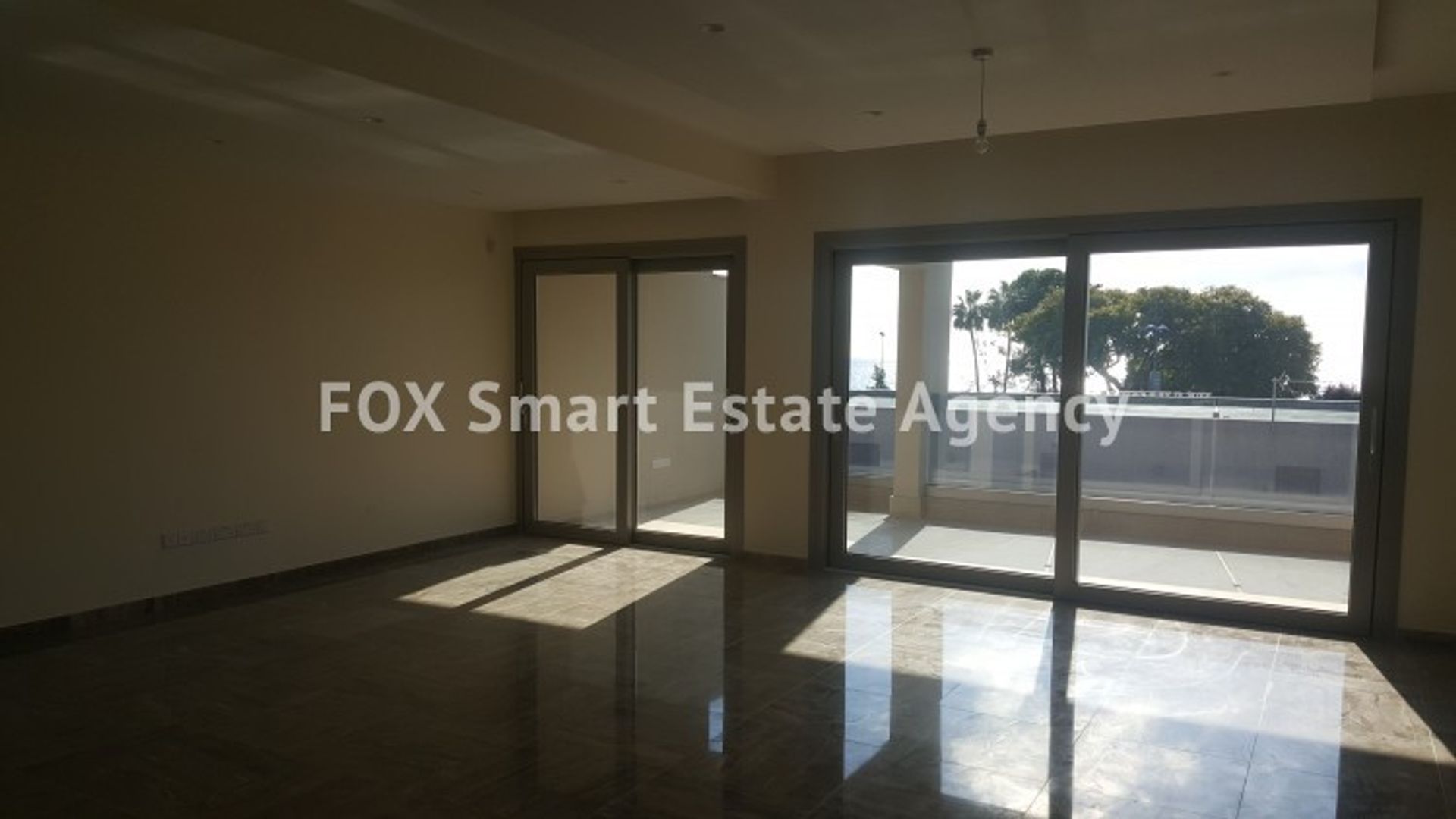 Condominium in Agios Tychon, Limassol 10949275