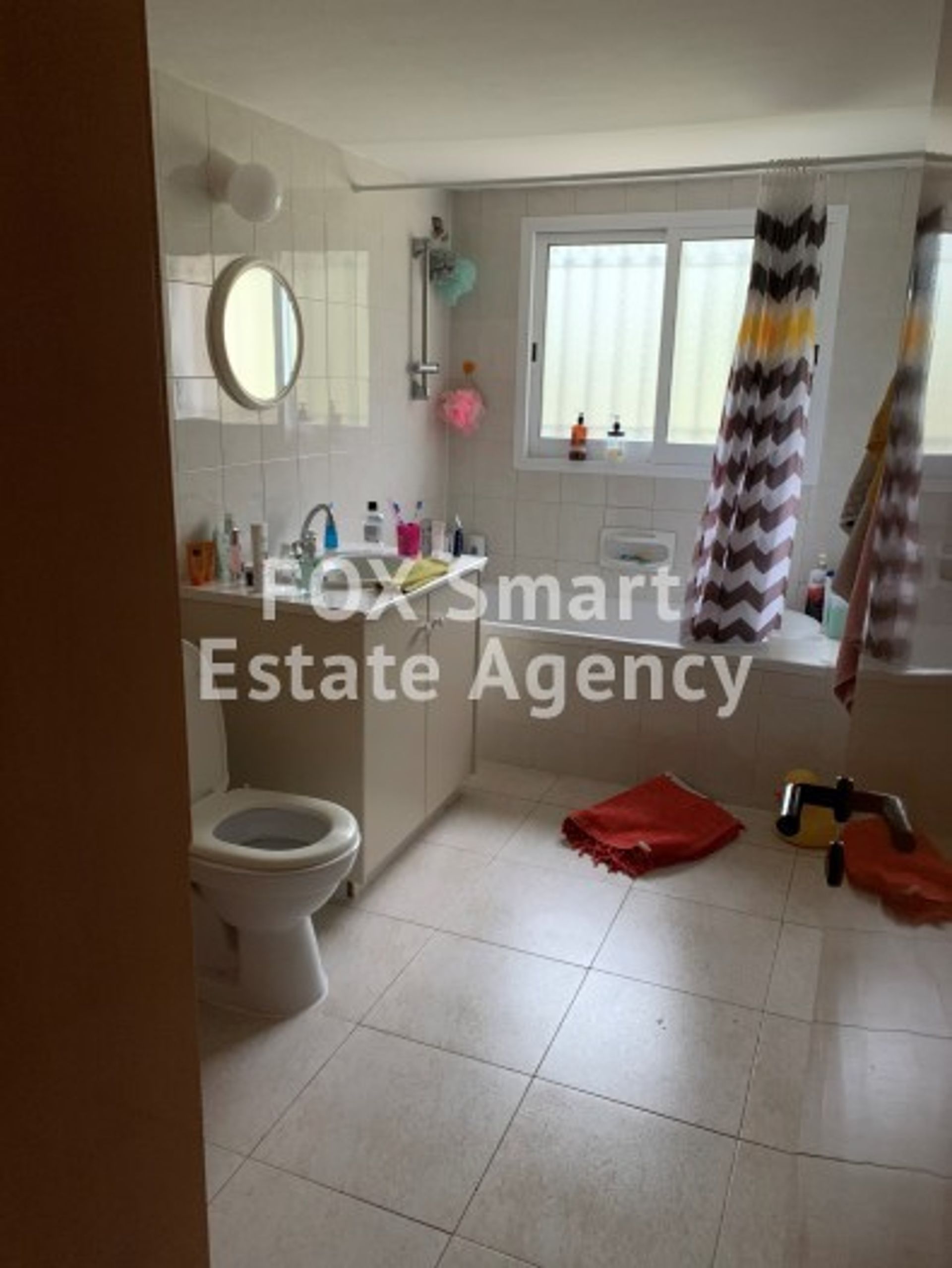 Terre dans Gerasa, Limassol 10949981