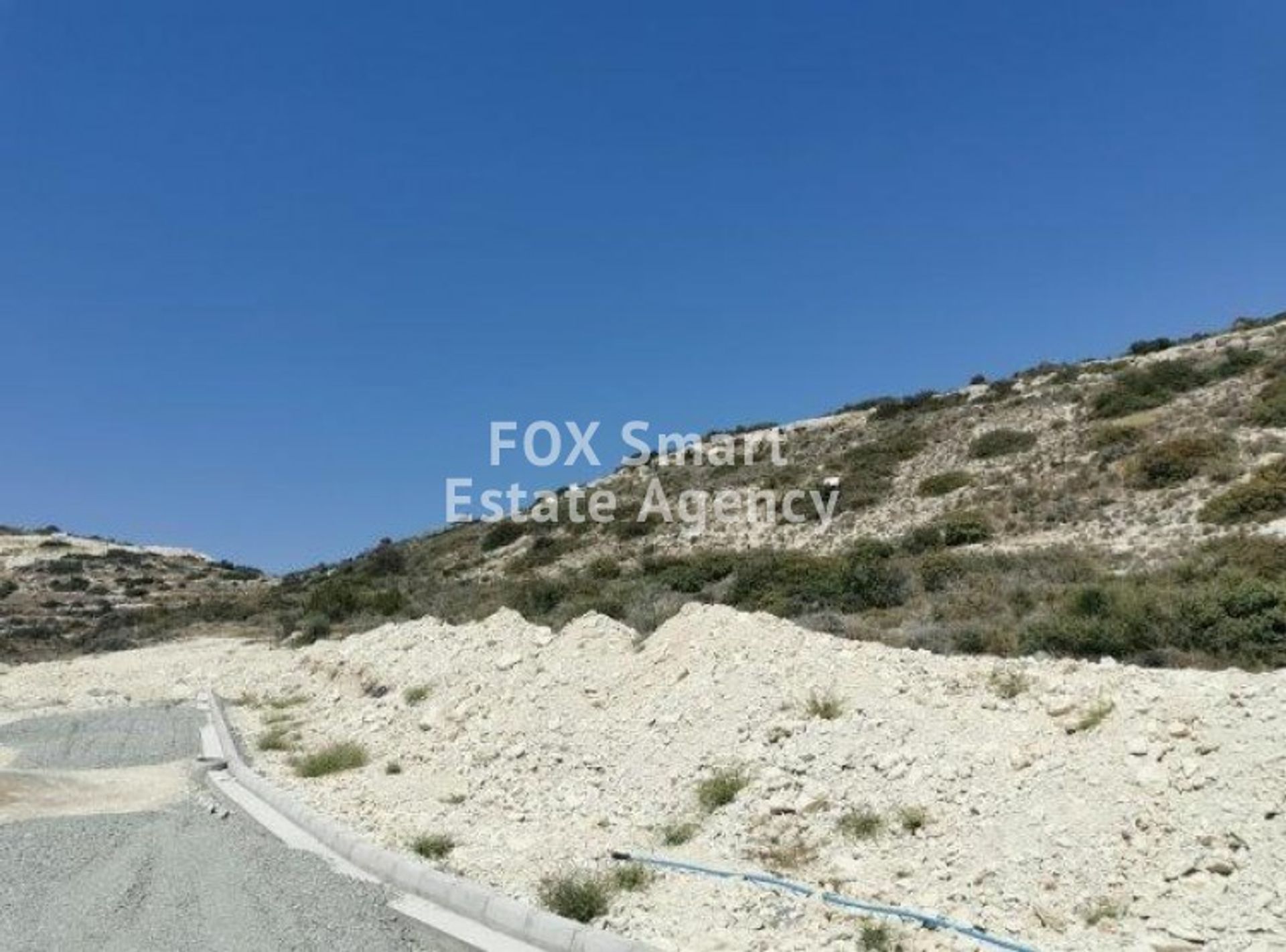 Terre dans Agios Tychon, Larnaka 10950402