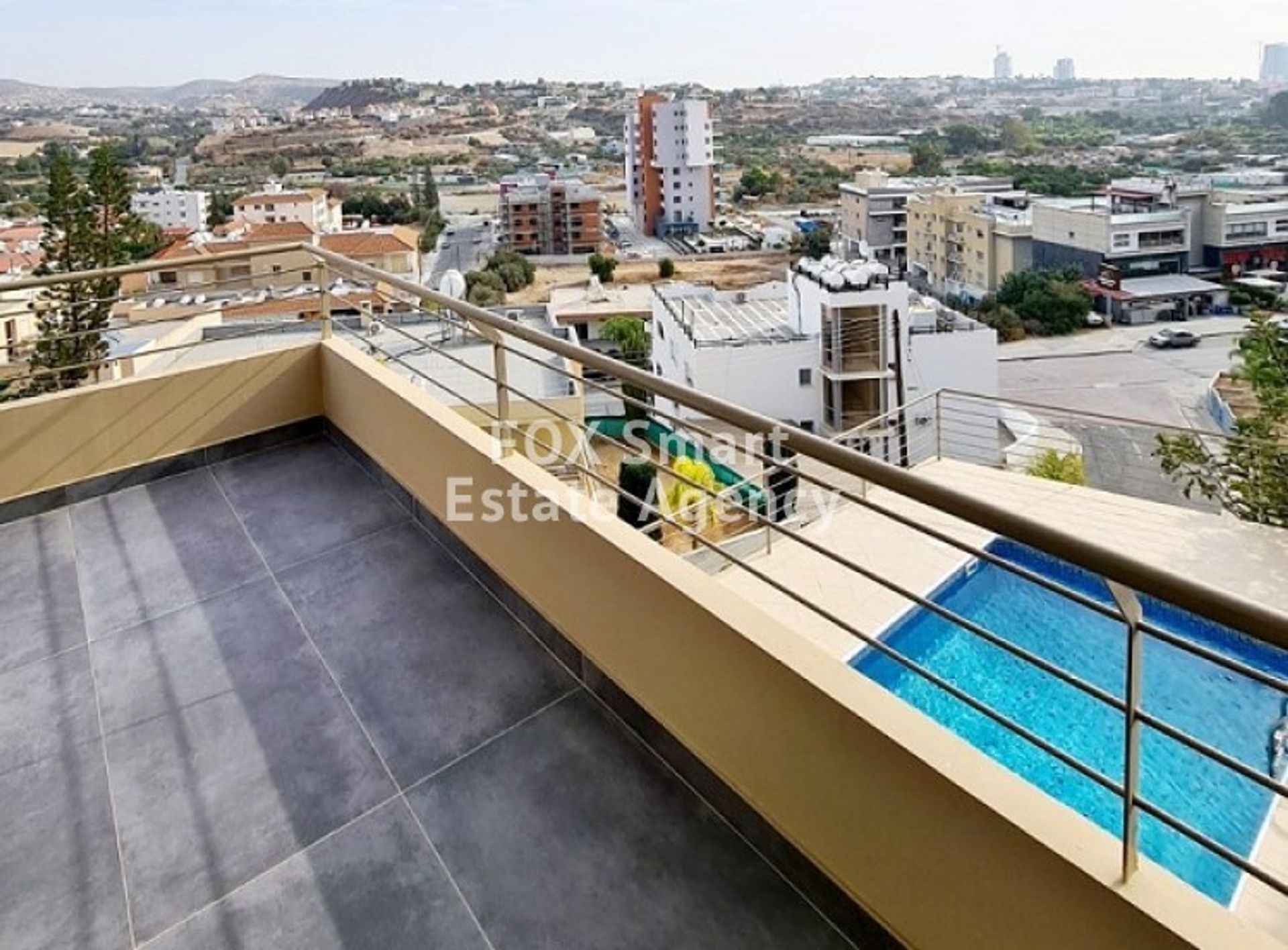 Condominium in Mesa Geitonia, Lemesos 10950845