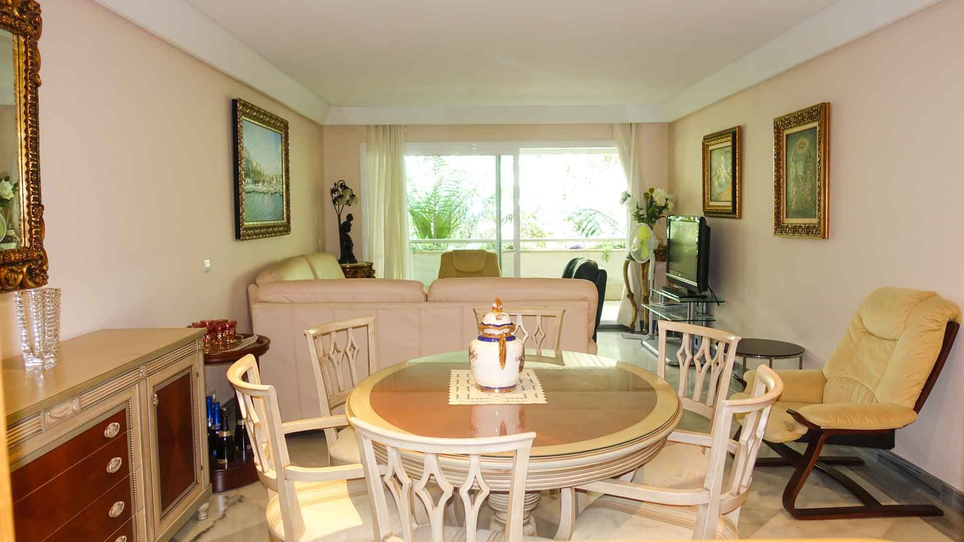 Condominium in Marbella, Andalusië 10951264