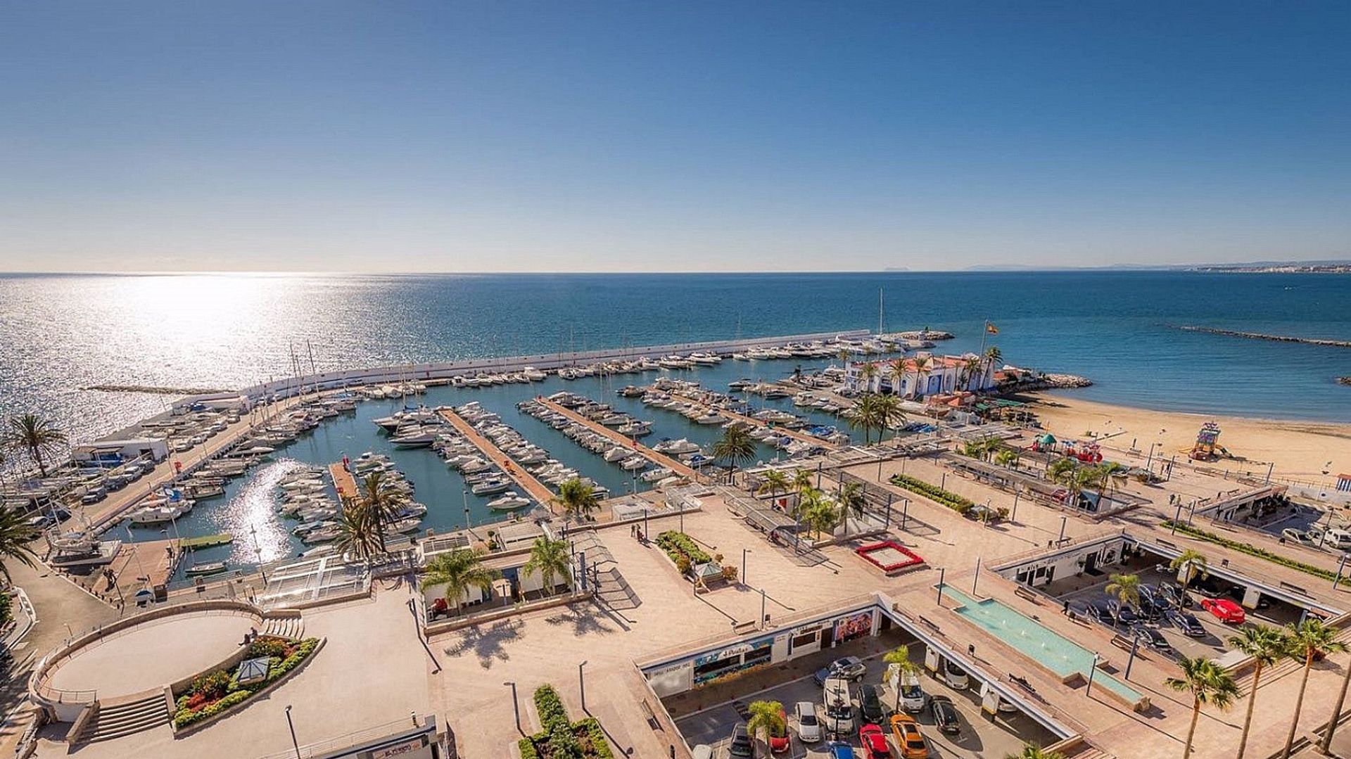 Квартира в Marbella, Andalucía 10951300