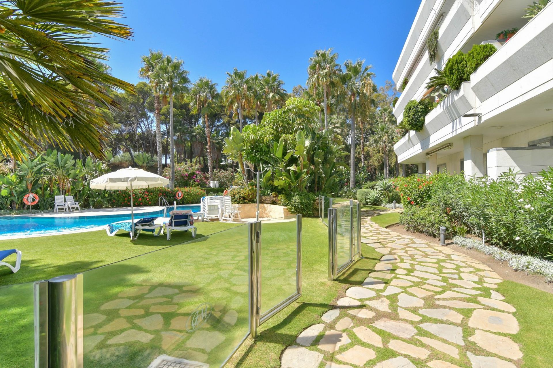 Condominium in Marbella, Andalucía 10951300