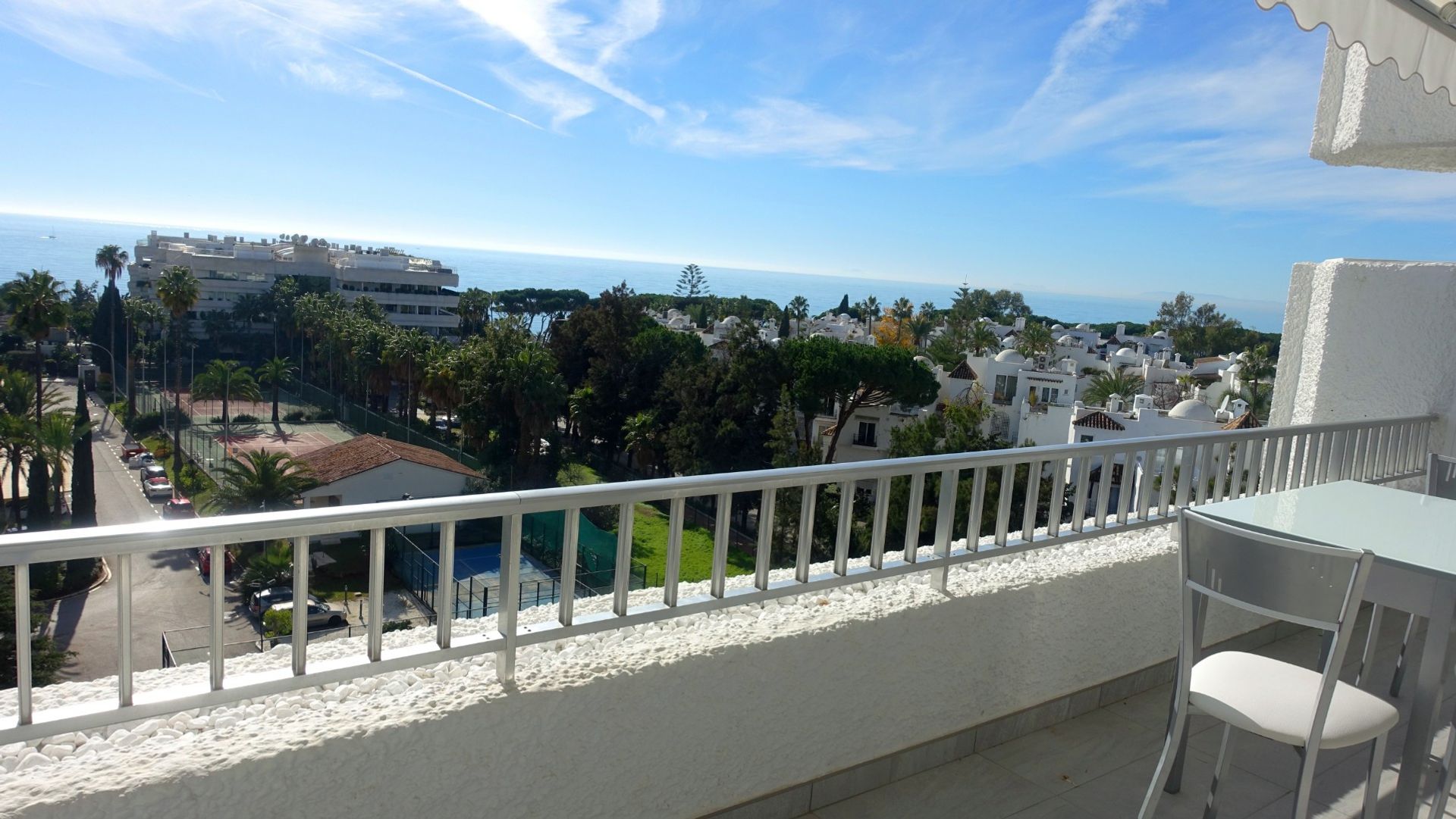 Condominium in Marbella, Andalusië 10951317