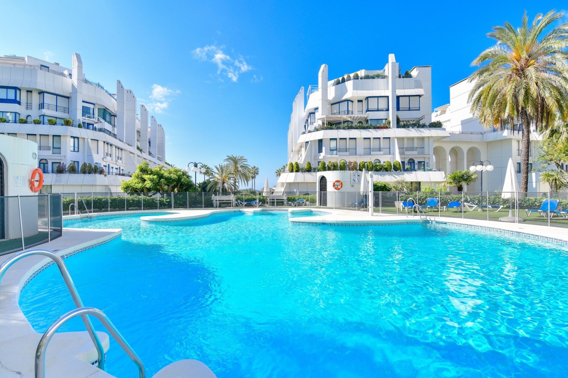 Condominium dans Marbella, Andalucía 10951328