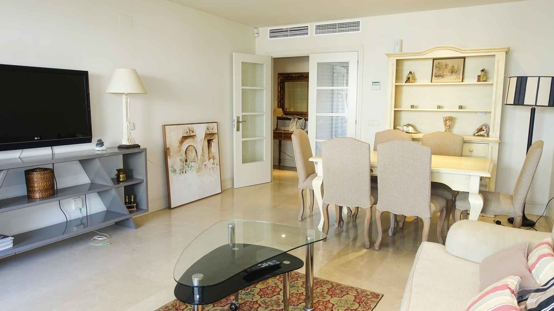 Condominium in Marbella, Andalucía 10951389