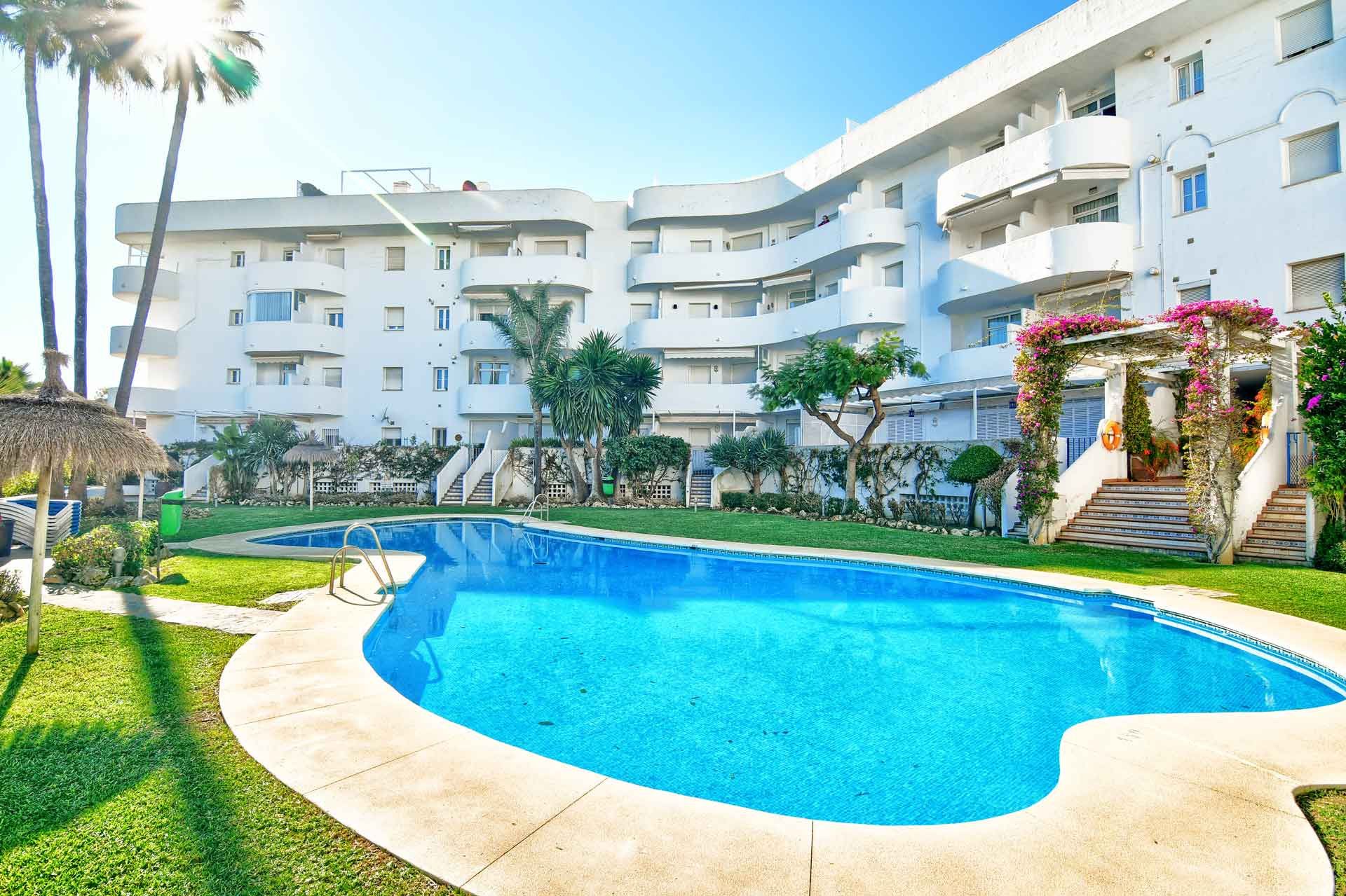 Condominium in Marbella, Andalucía 10951405