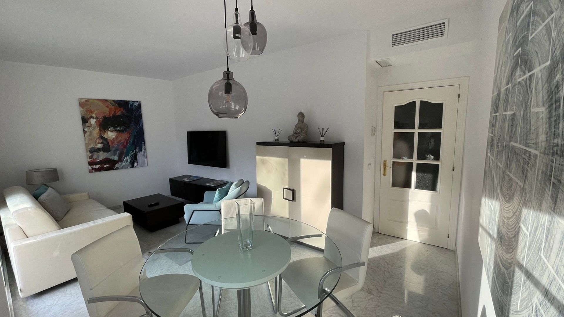 Condominium in Marbella, Andalusië 10951405