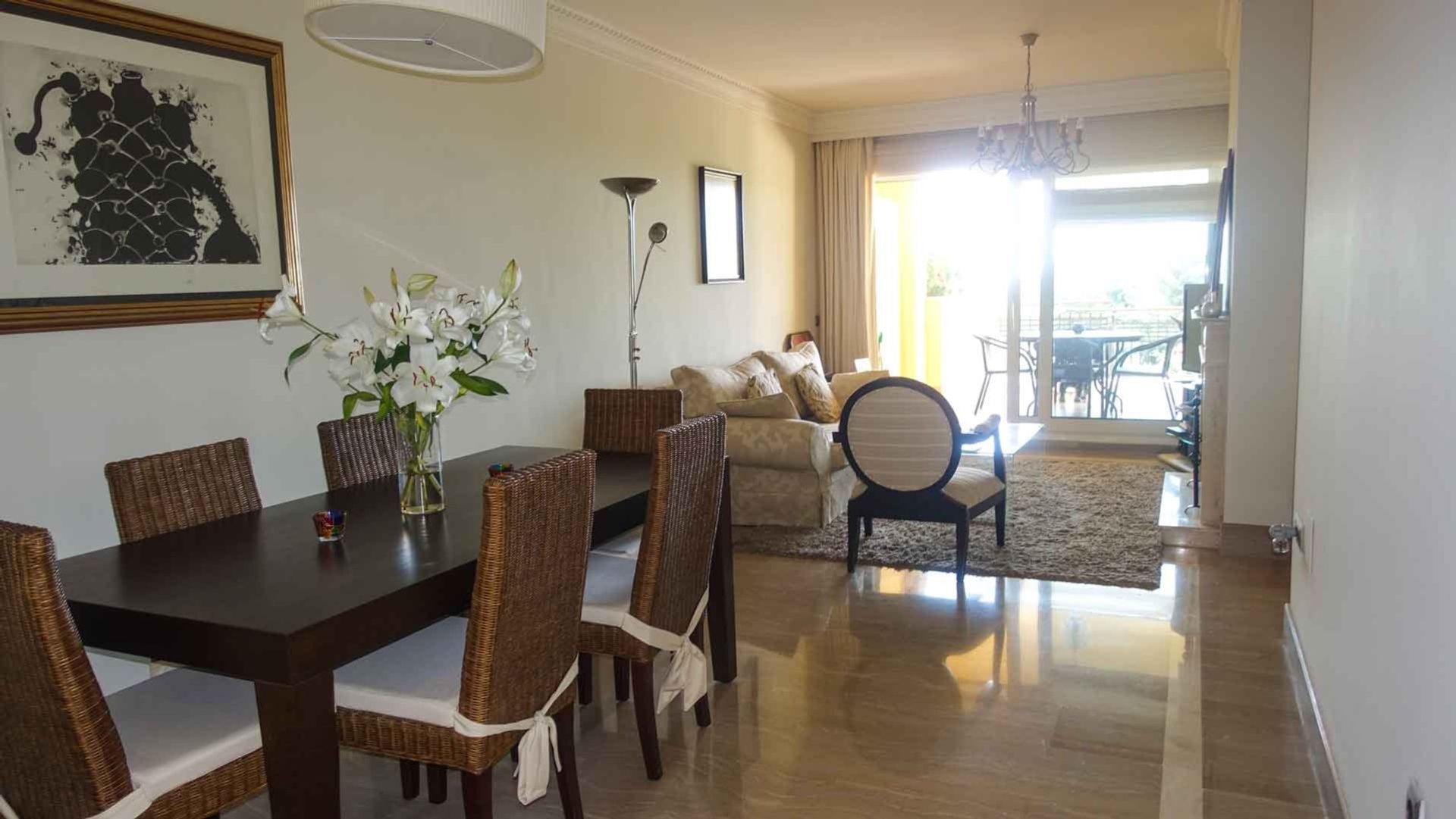 Condominium in Marbella, Andalusië 10951407