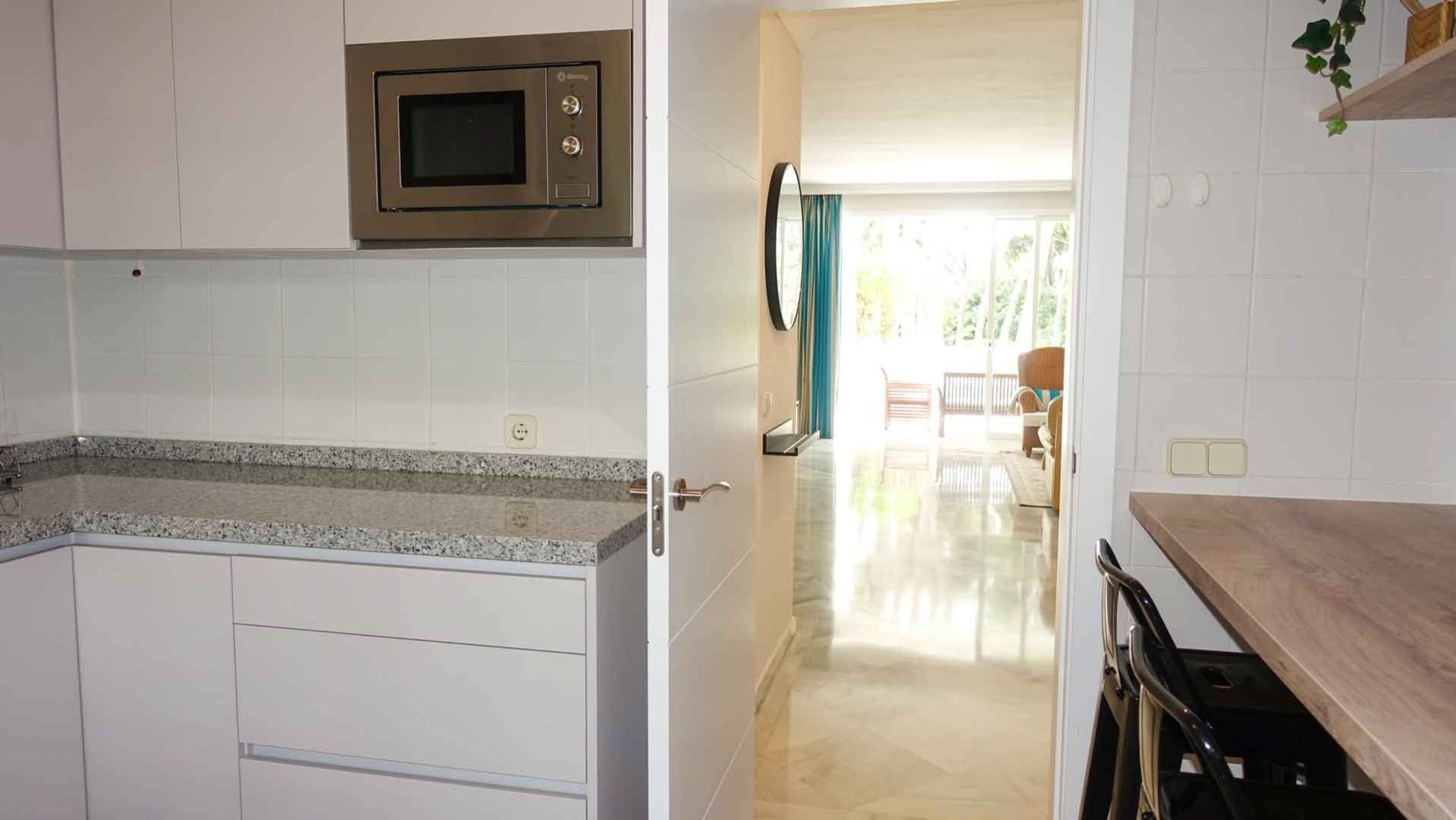 Condominium in Marbella, Andalucía 10951413