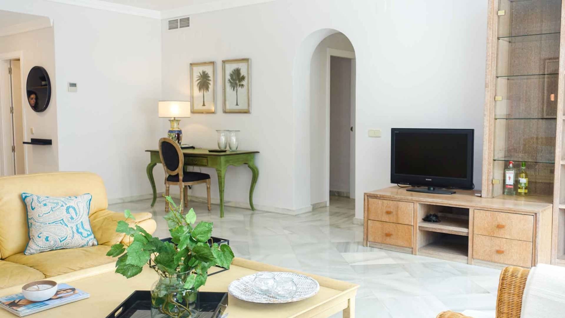 Condominium in Marbella, Andalucía 10951413