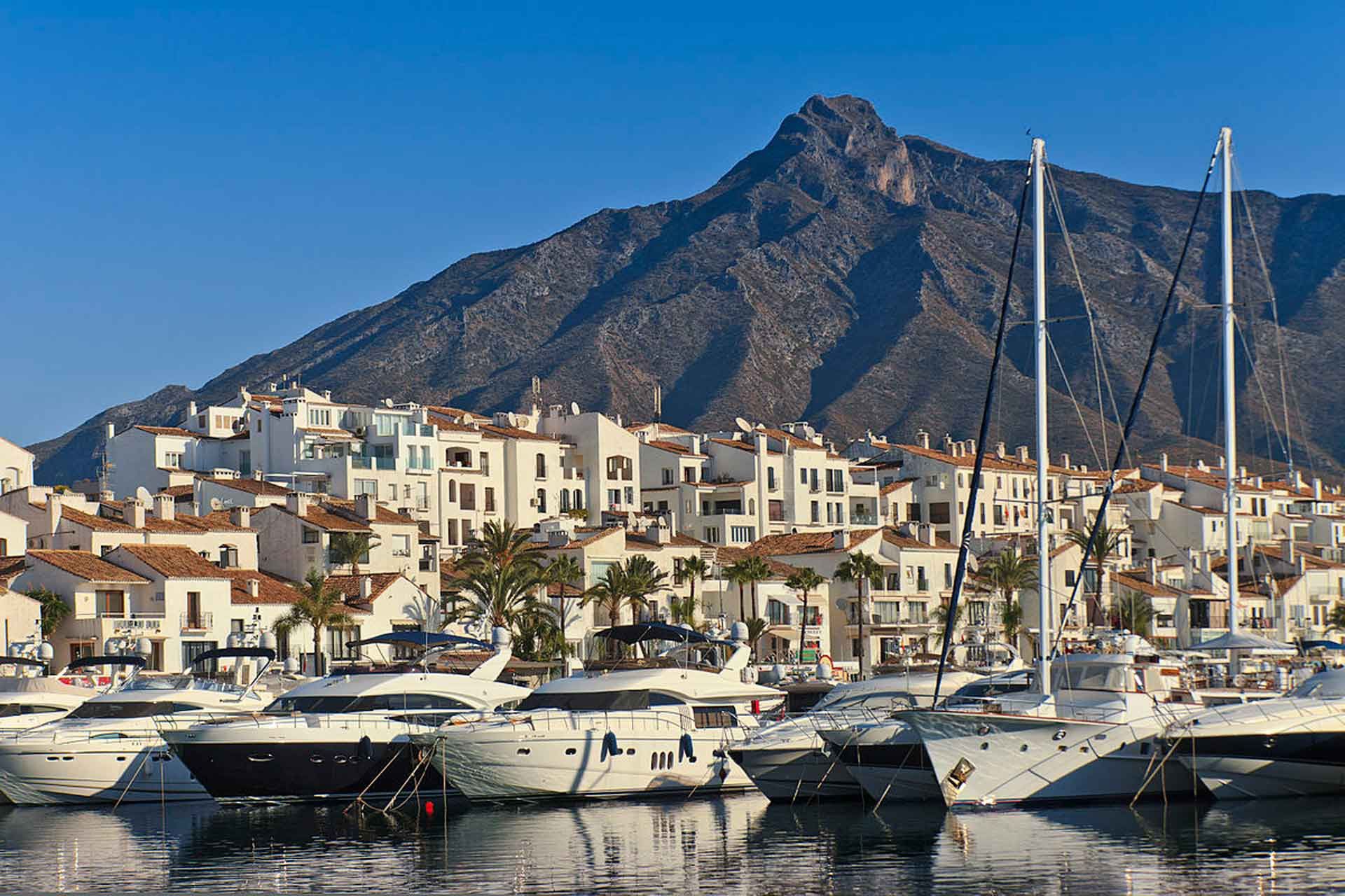 Multiple Houses in Marbella, Andalucía 10951415