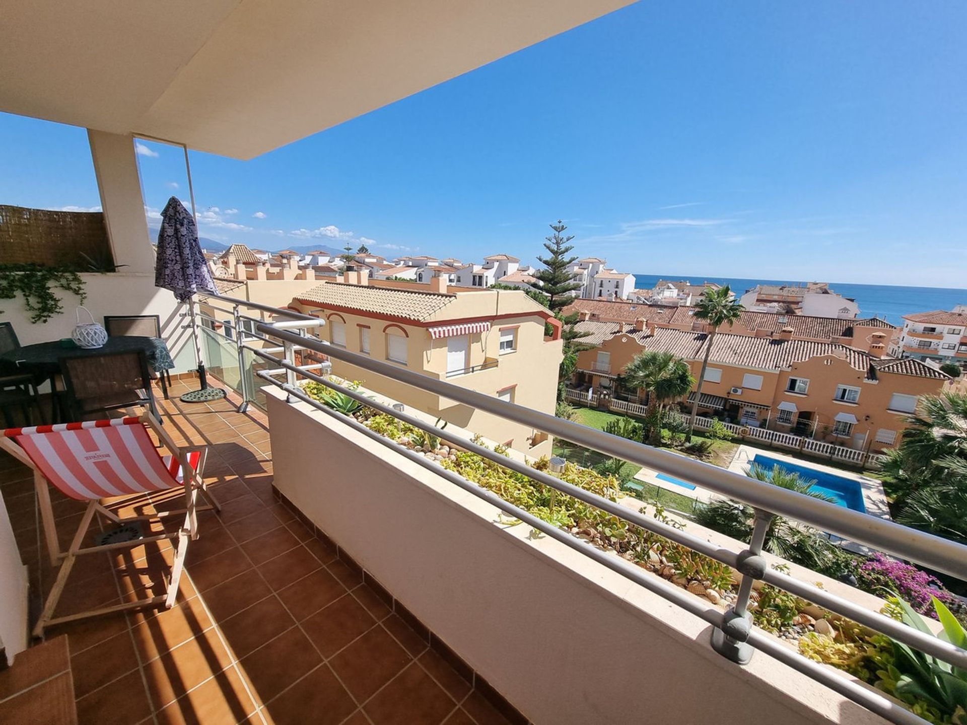 Condominio en San Luis de Sabinillas, Andalucía 10951546