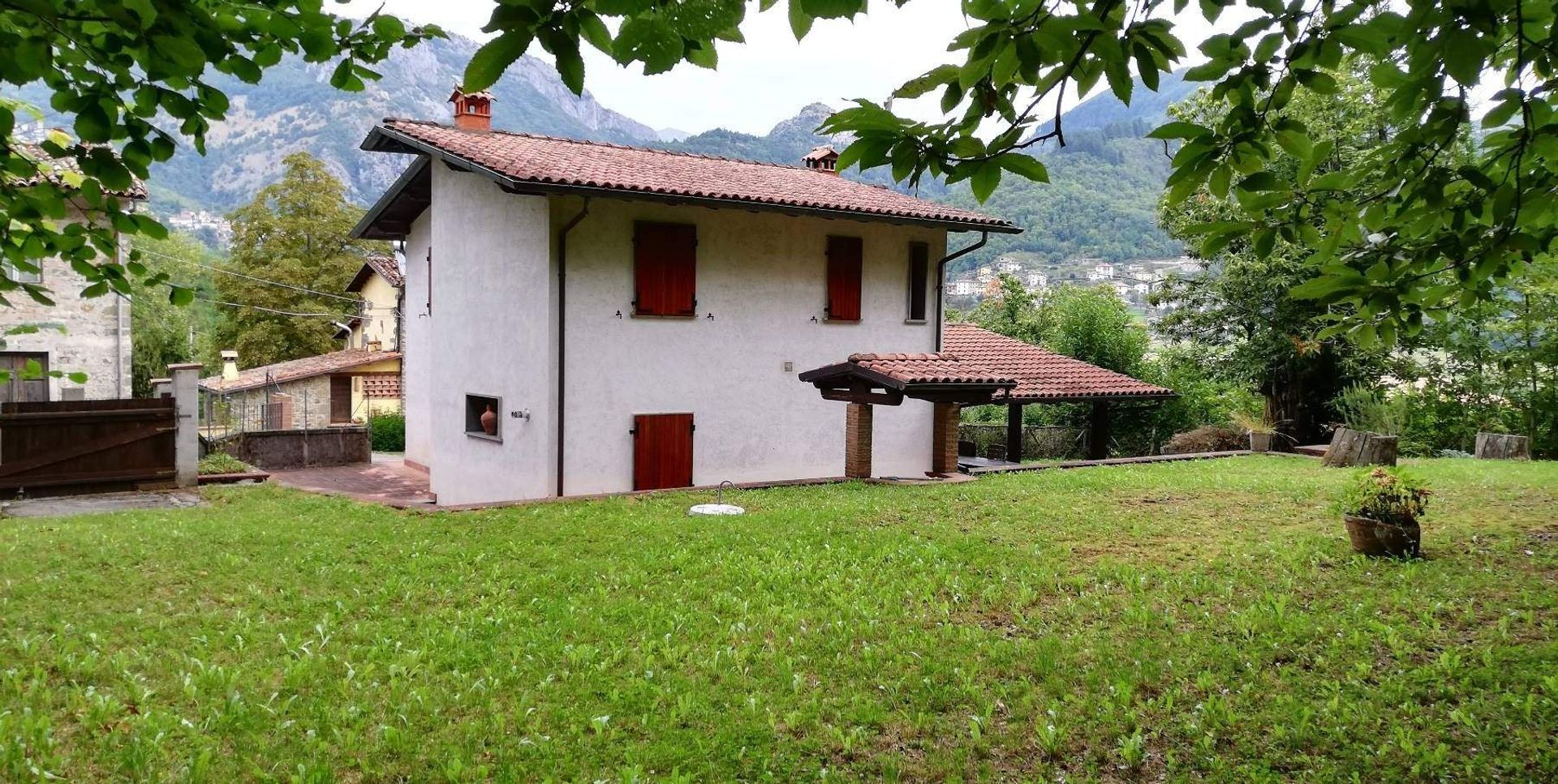 Condominium in Villa Collemandina, Toscana 10952533