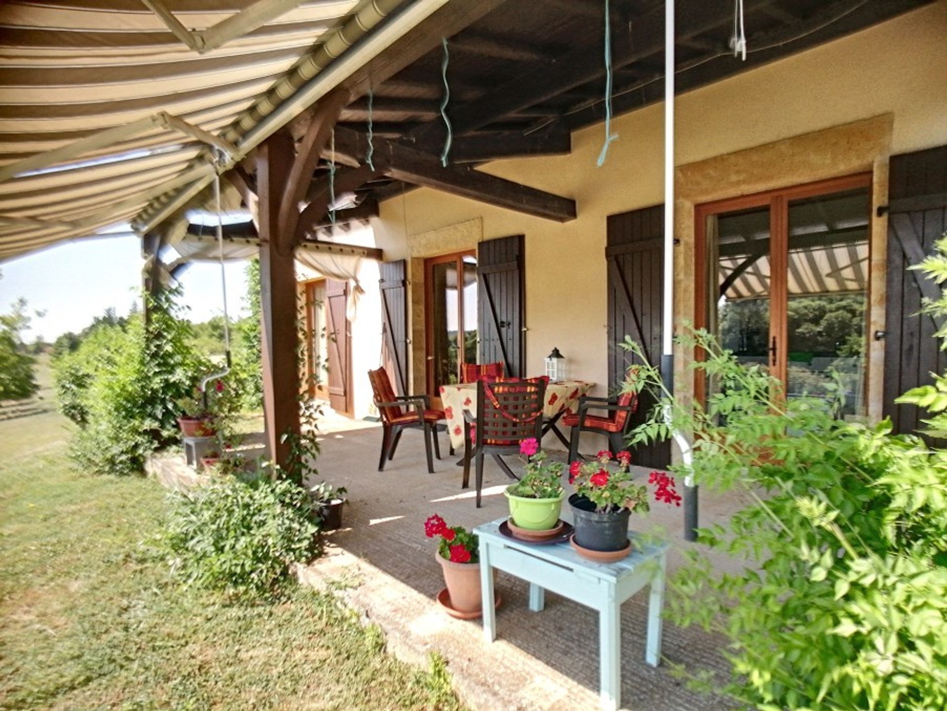 House in Meyrals, Nouvelle-Aquitaine 10952587