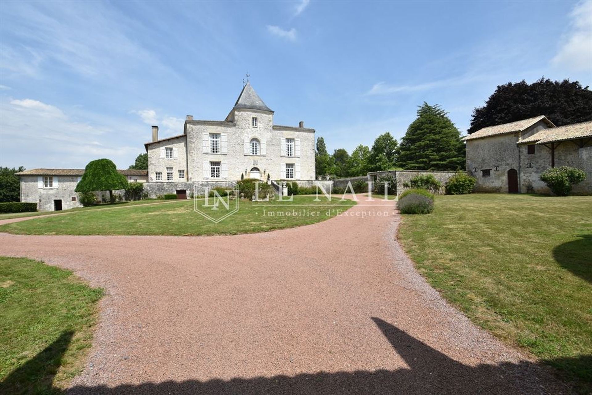 Rumah di Niort, Nouvelle-Aquitaine 10952655