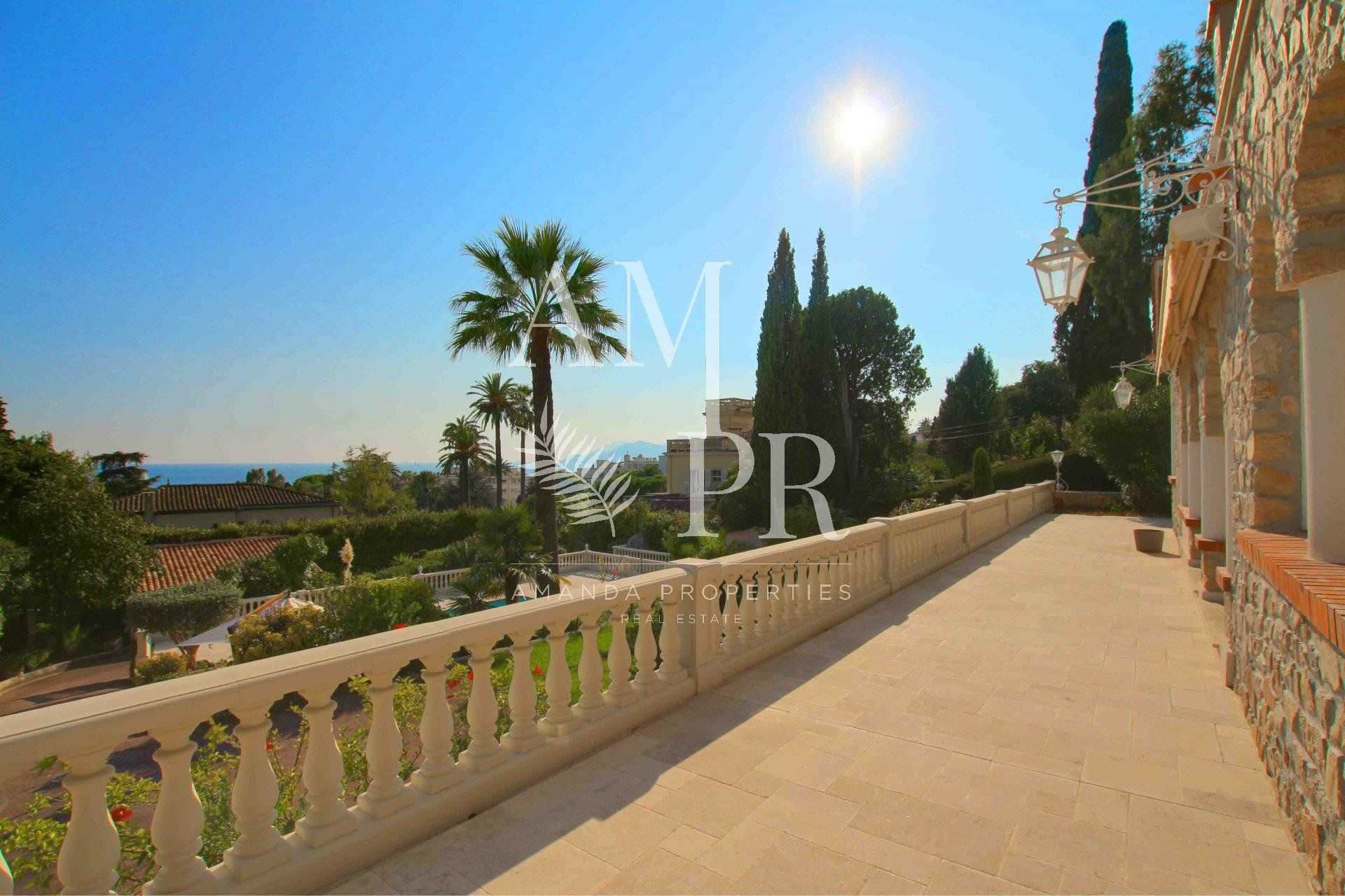 Talo sisään Cannes, Provence-Alpes-Cote d'Azur 10952743