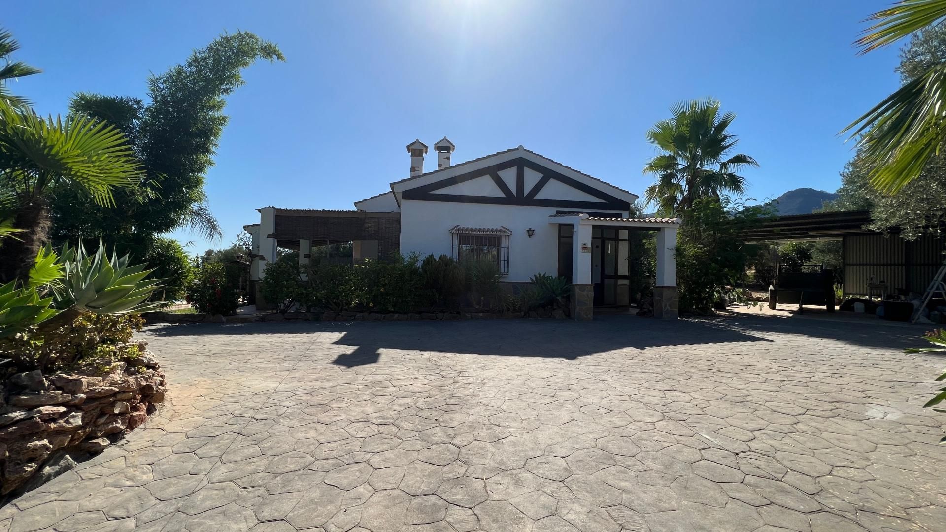 House in Alhaurín de la Torre, Andalucía 10952832