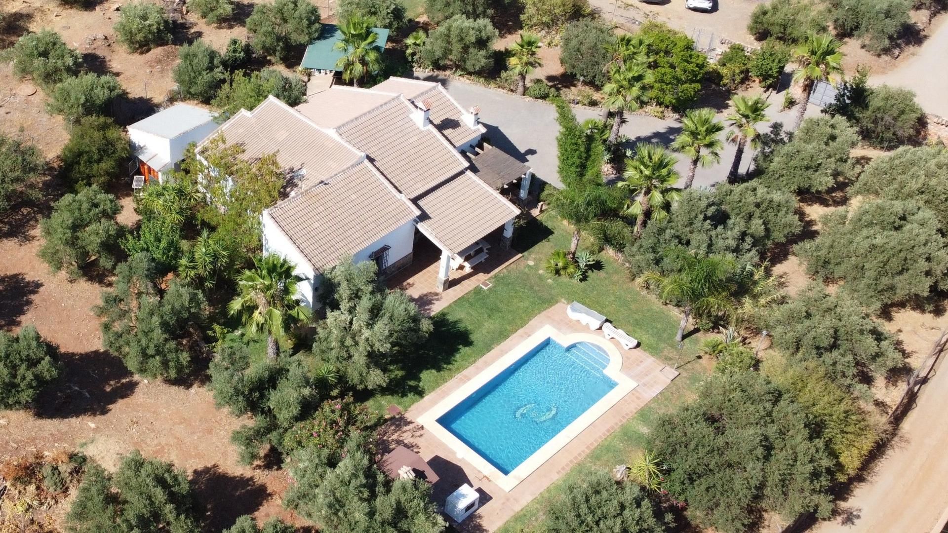 House in Alhaurín de la Torre, Andalucía 10952832