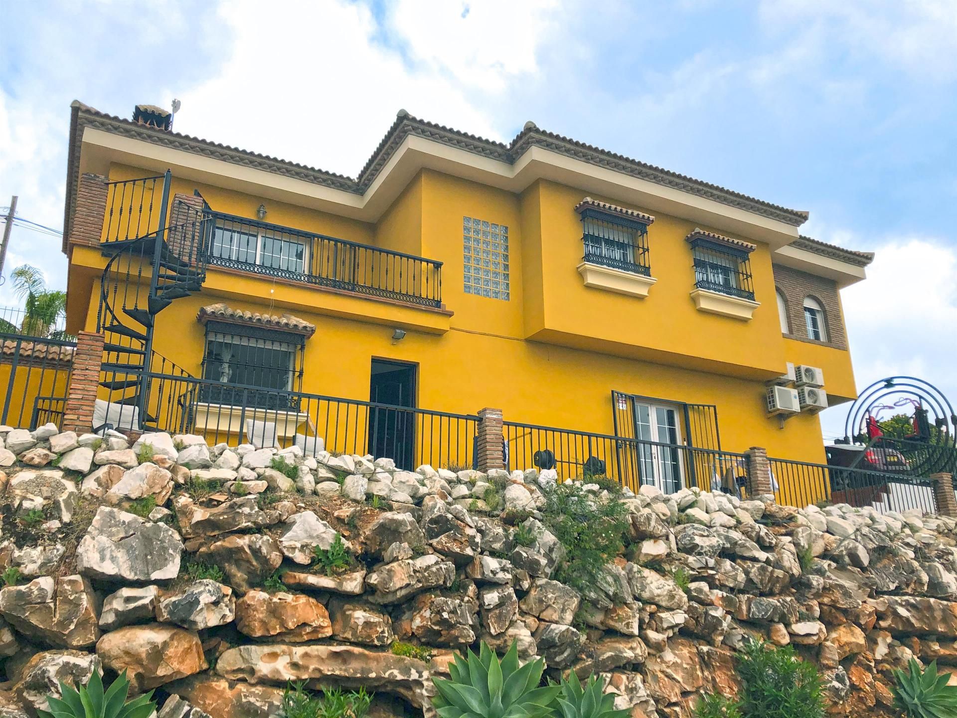 Casa nel Alhaurín de la Torre, Andalucía 10952867