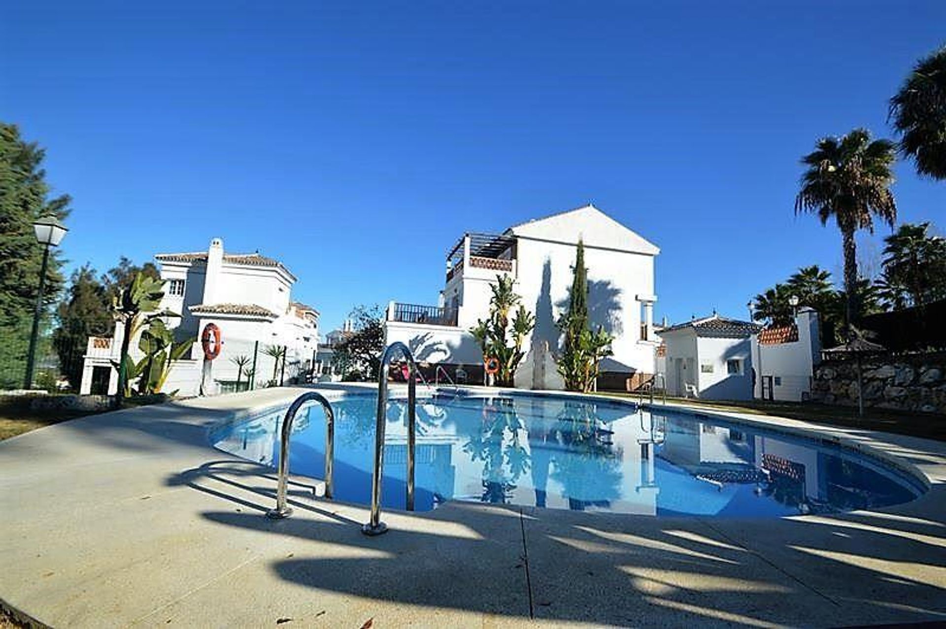 Condominium in Alhaurin el Grande, Andalusia 10952902