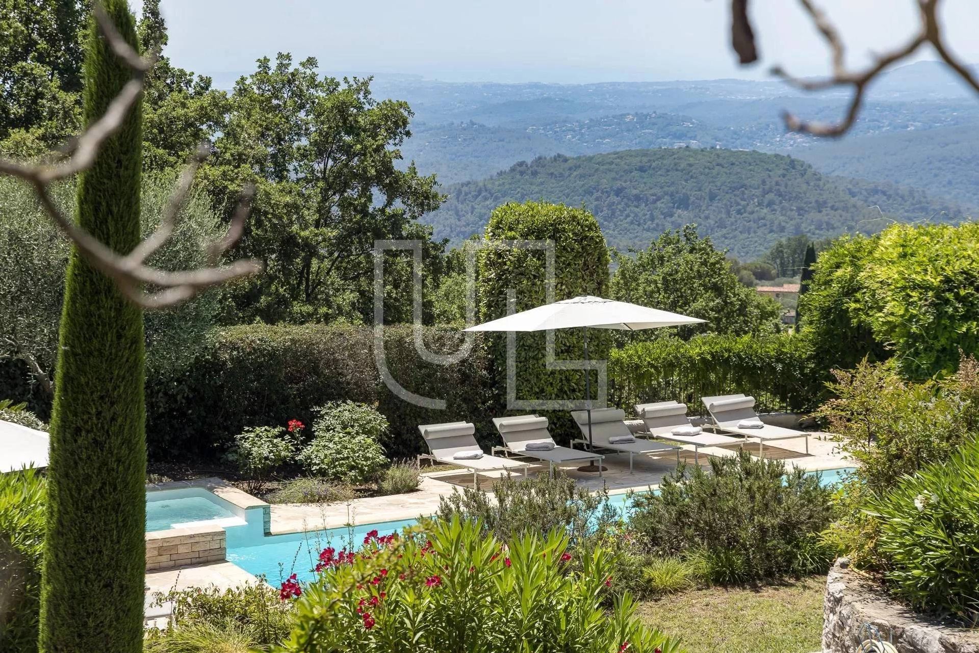 rumah dalam Tourrettes-sur-Loup, Provence-Alpes-Cote d'Azur 10952954