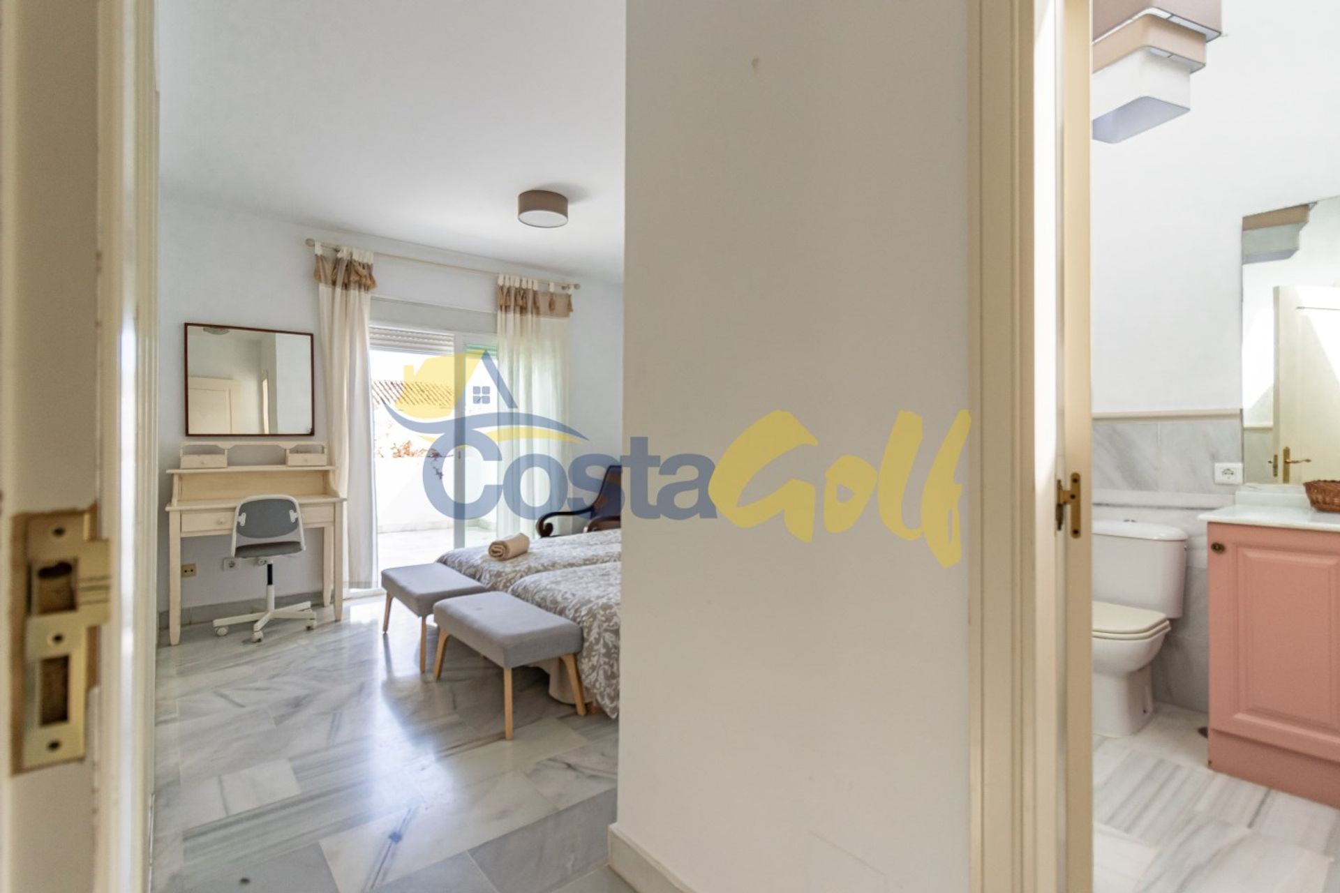 Condominium in San Pedro Alcántara, Andalucía 10953074