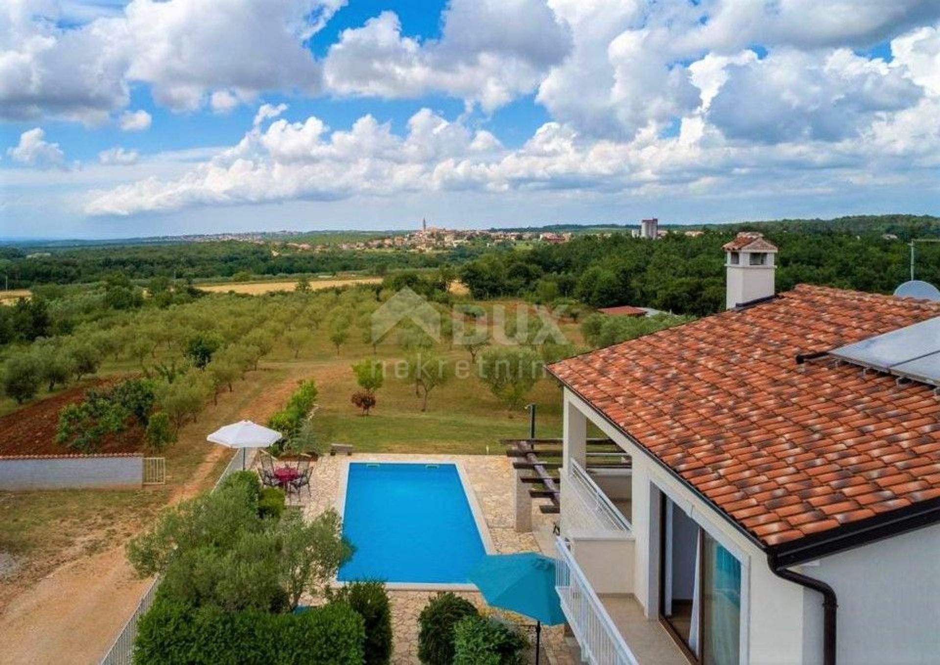 casa en Višnjan, Istria County 10954913