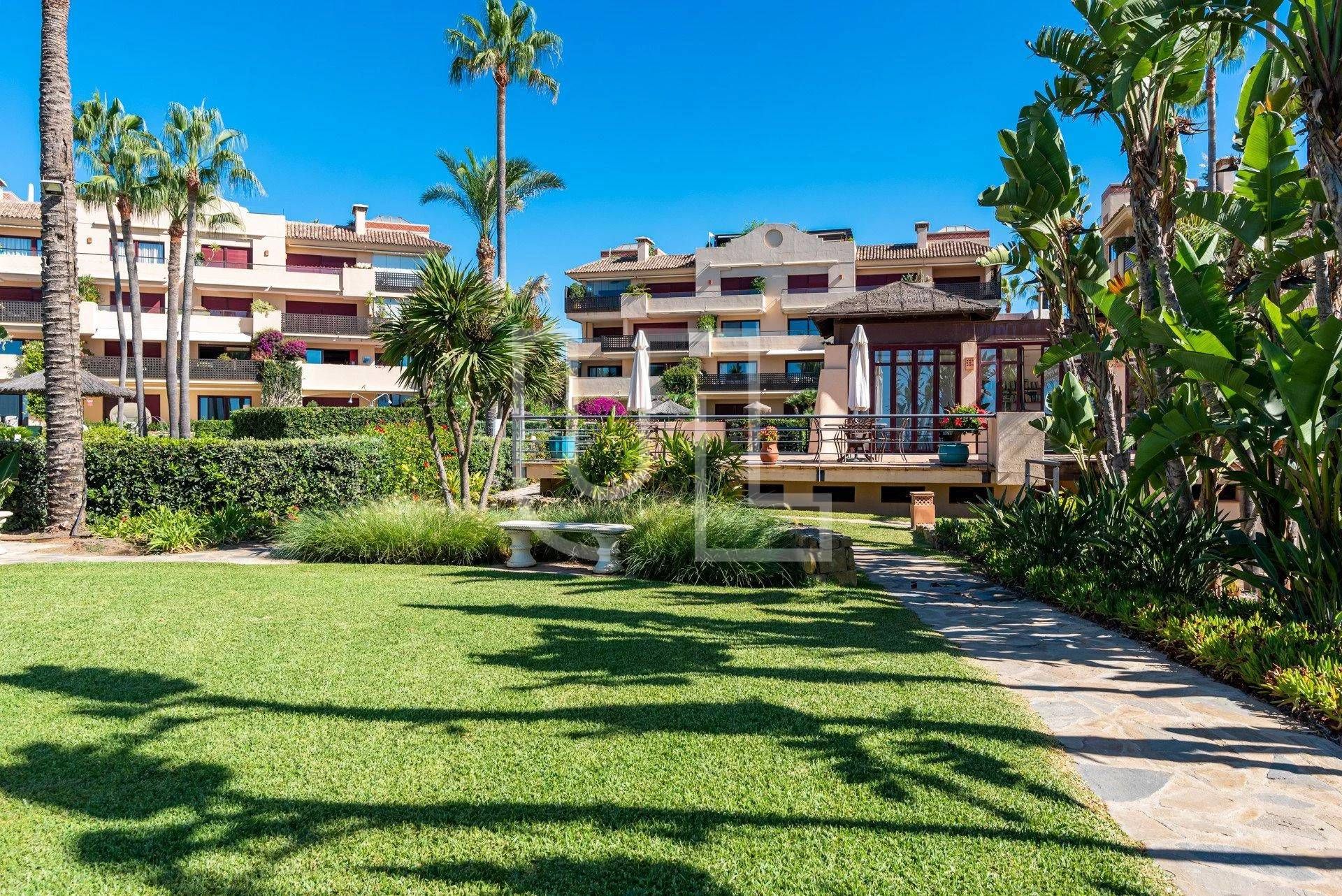 Condominium in Marbella, Andalucía 10956202