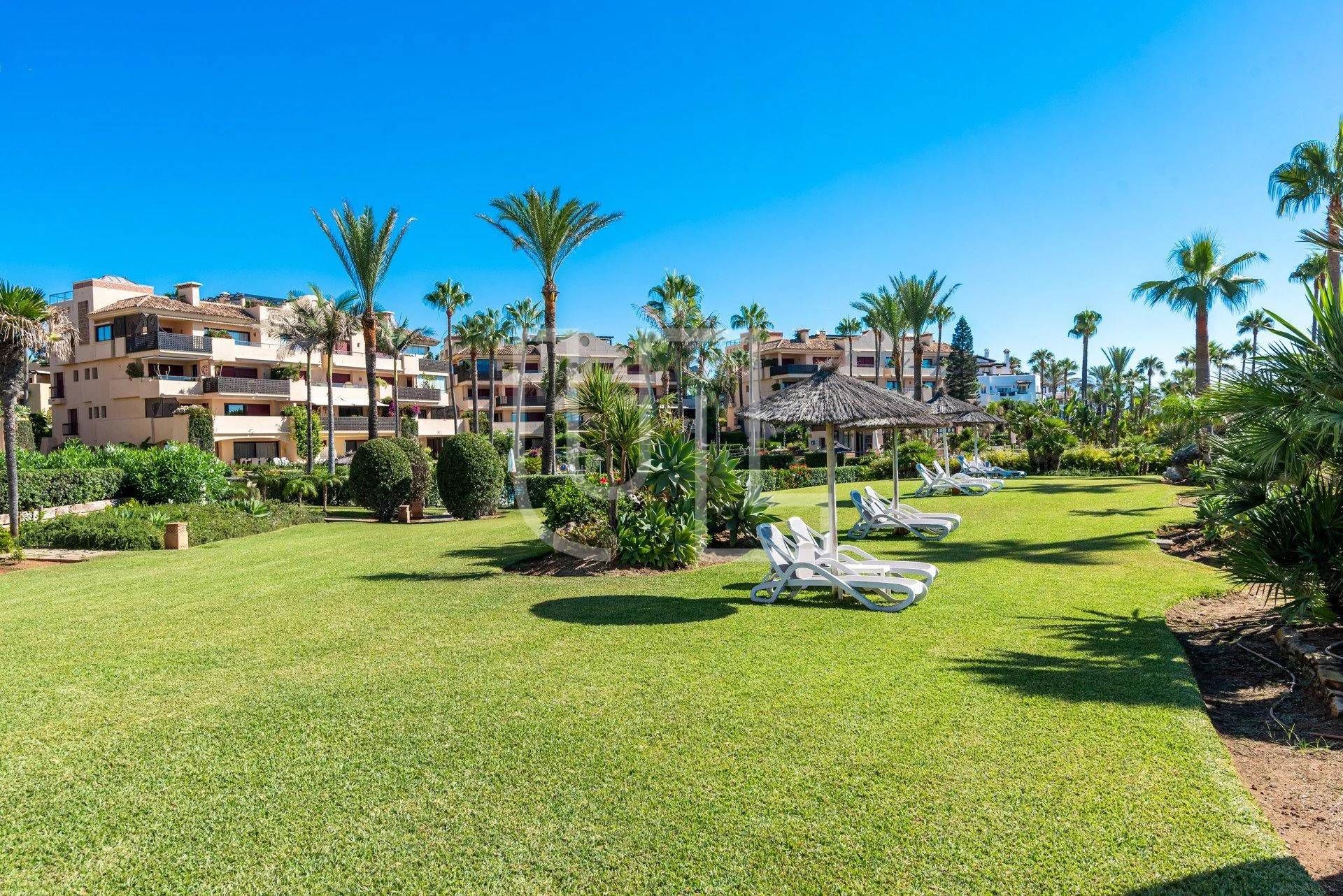 Condominium in Marbella, Andalucía 10956202