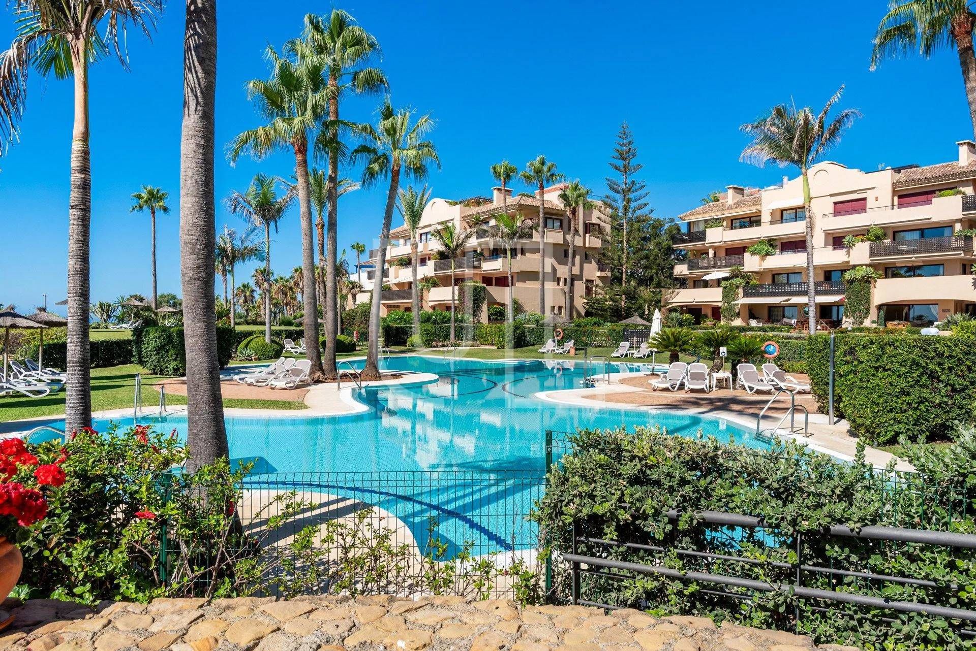 Condominium in Marbella, Andalucía 10956202