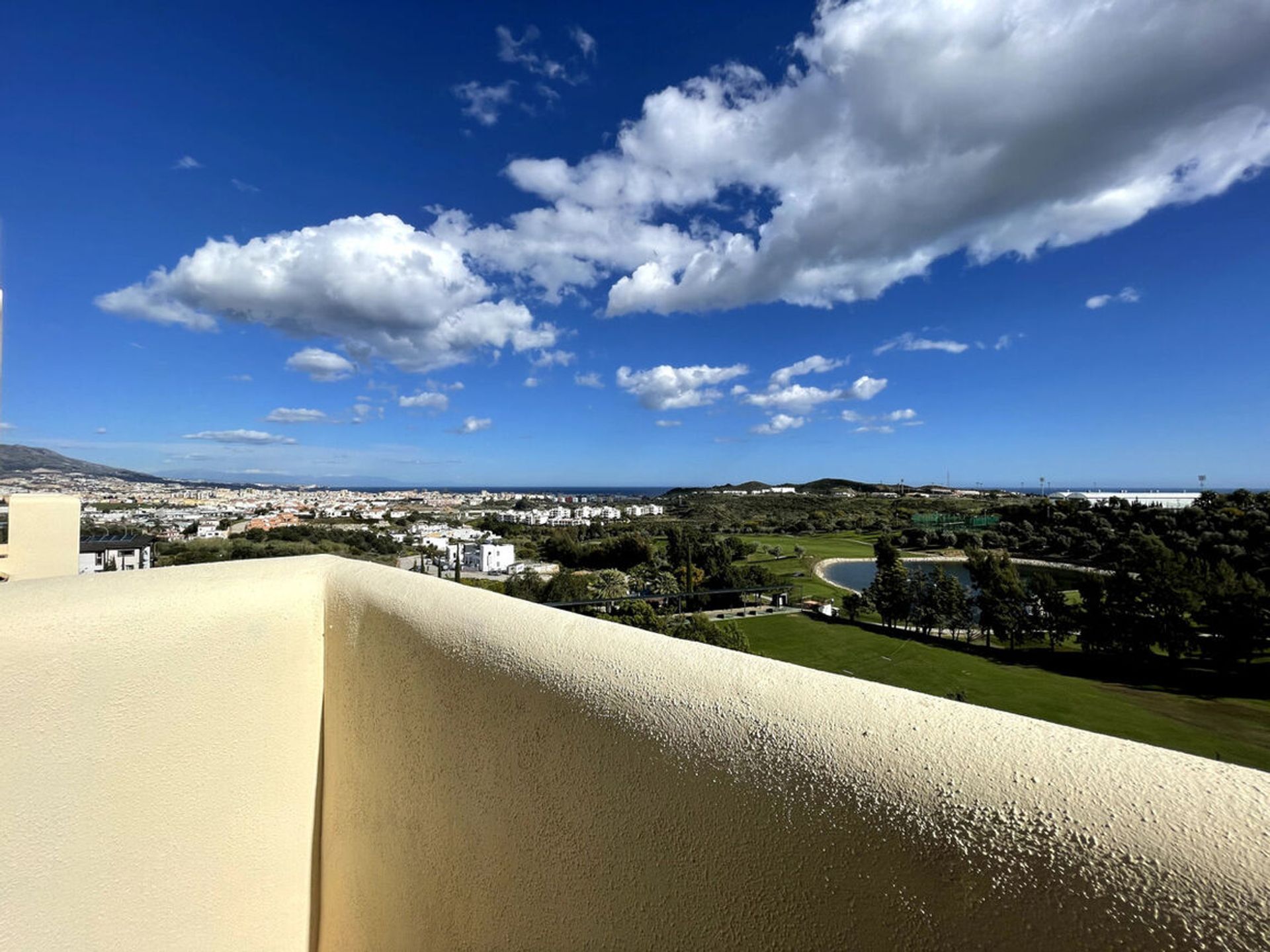 Eigentumswohnung im Las Lagunas de Mijas, Andalucía 10958970