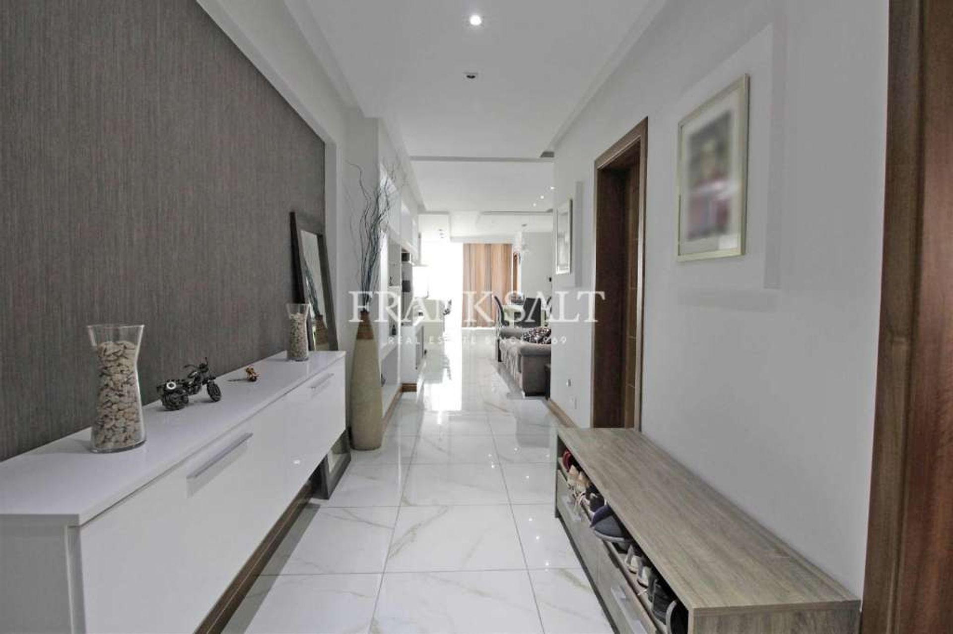 Condominium in Naxxar,  10960537