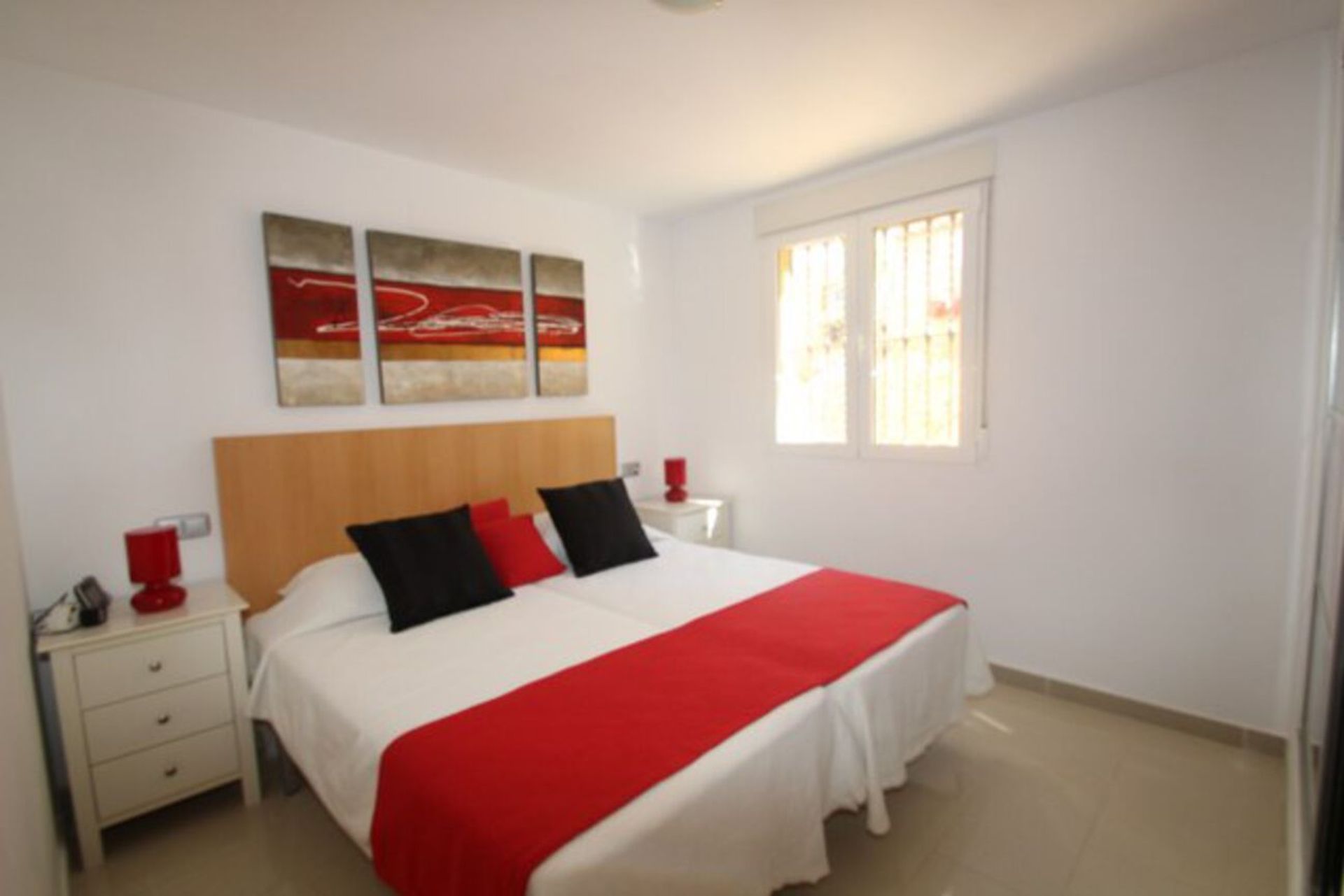 House in Alicante (Alacant), Comunidad Valenciana 10960611