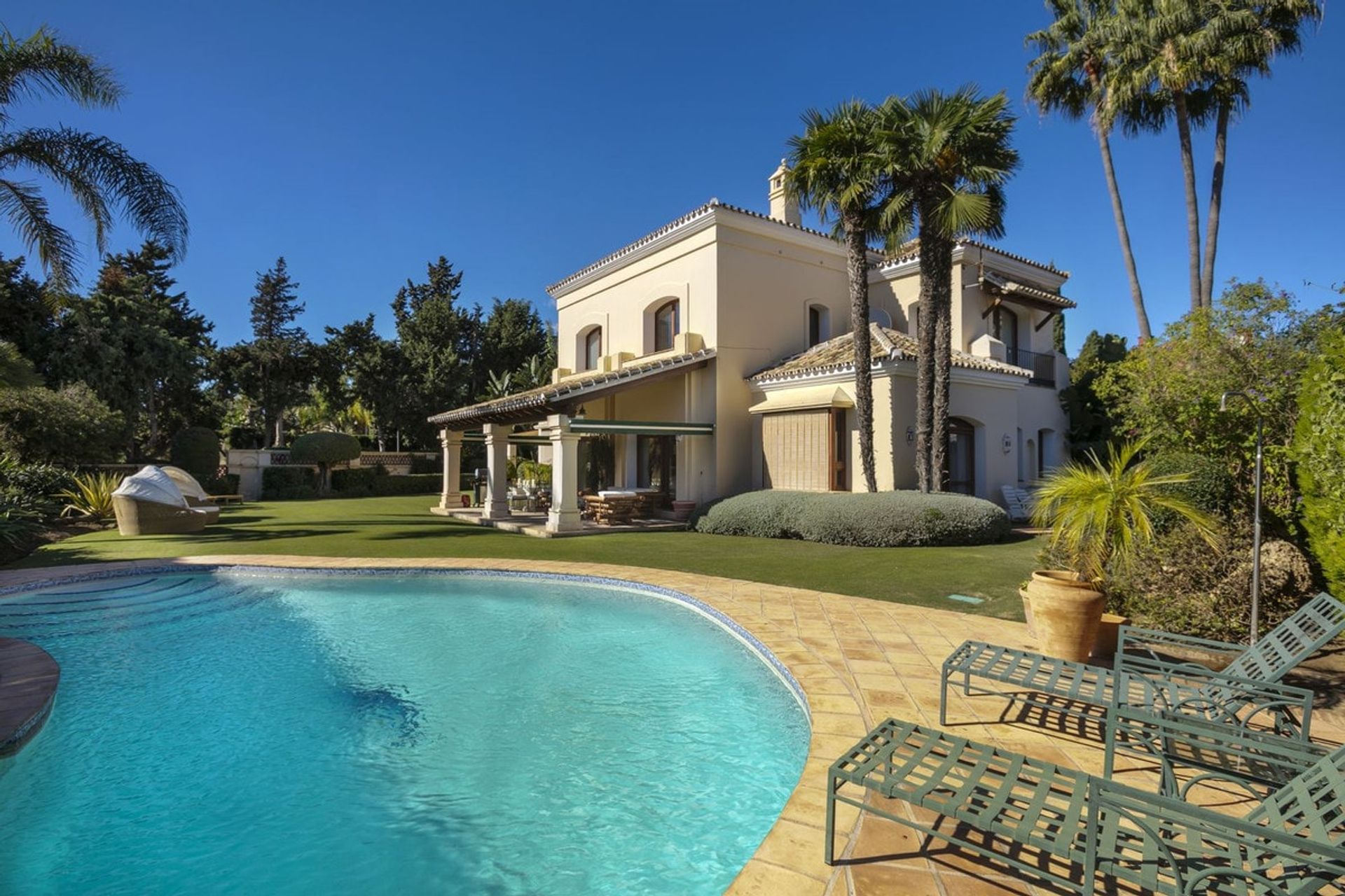 House in Estepona, Andalucía 10960925