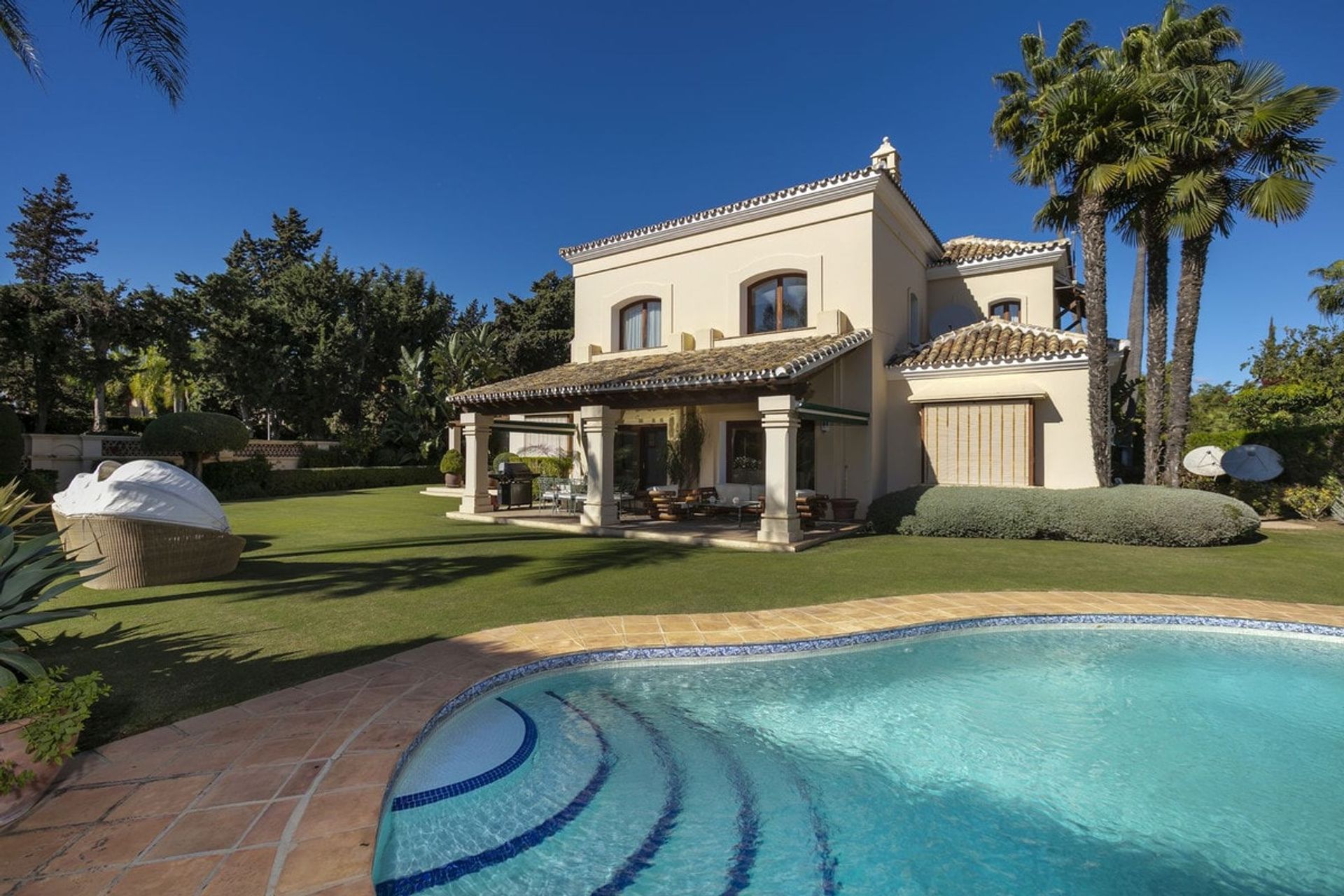 House in Estepona, Andalucía 10960925