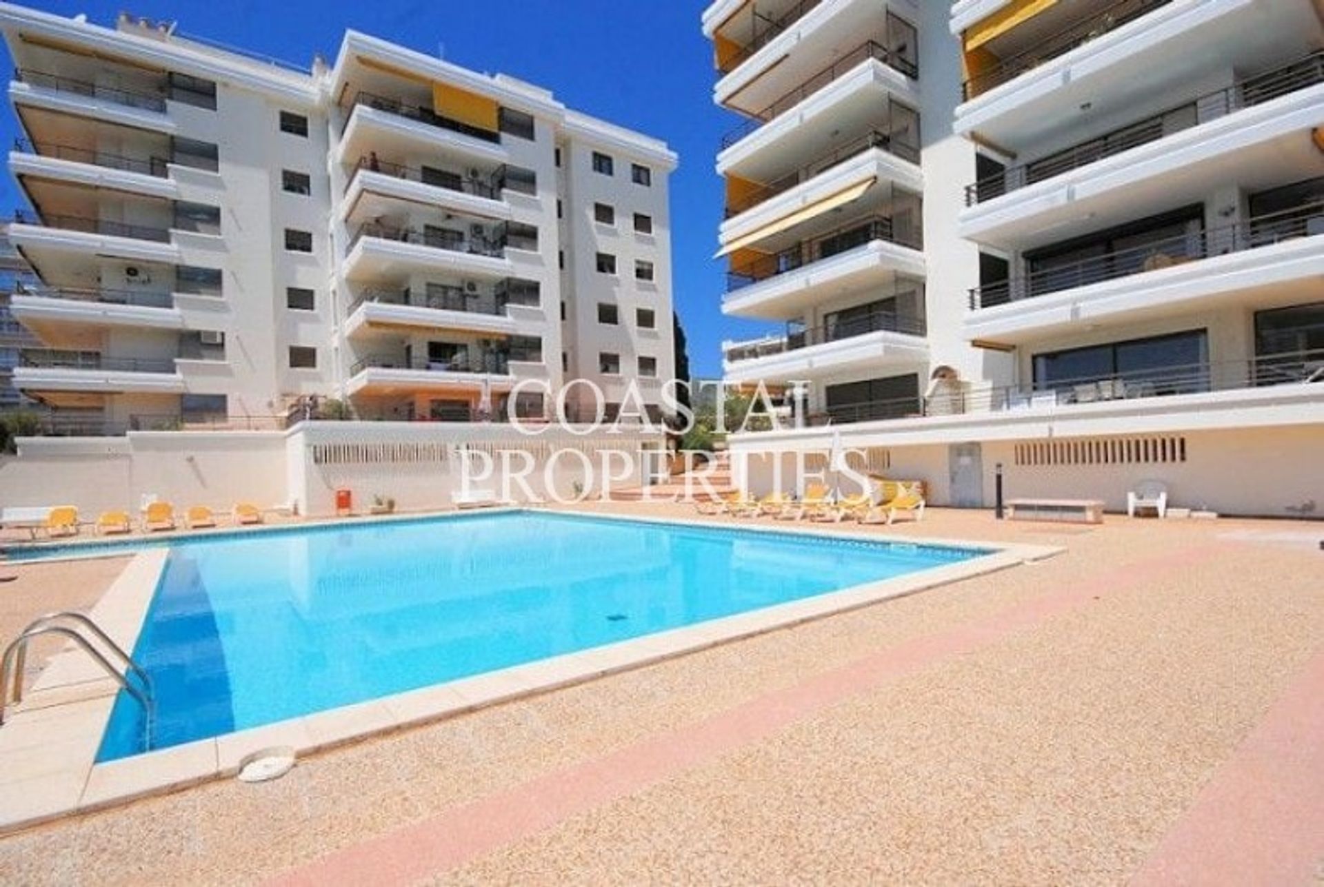 Condominium in La Bonanova, Balearic Islands 10963221