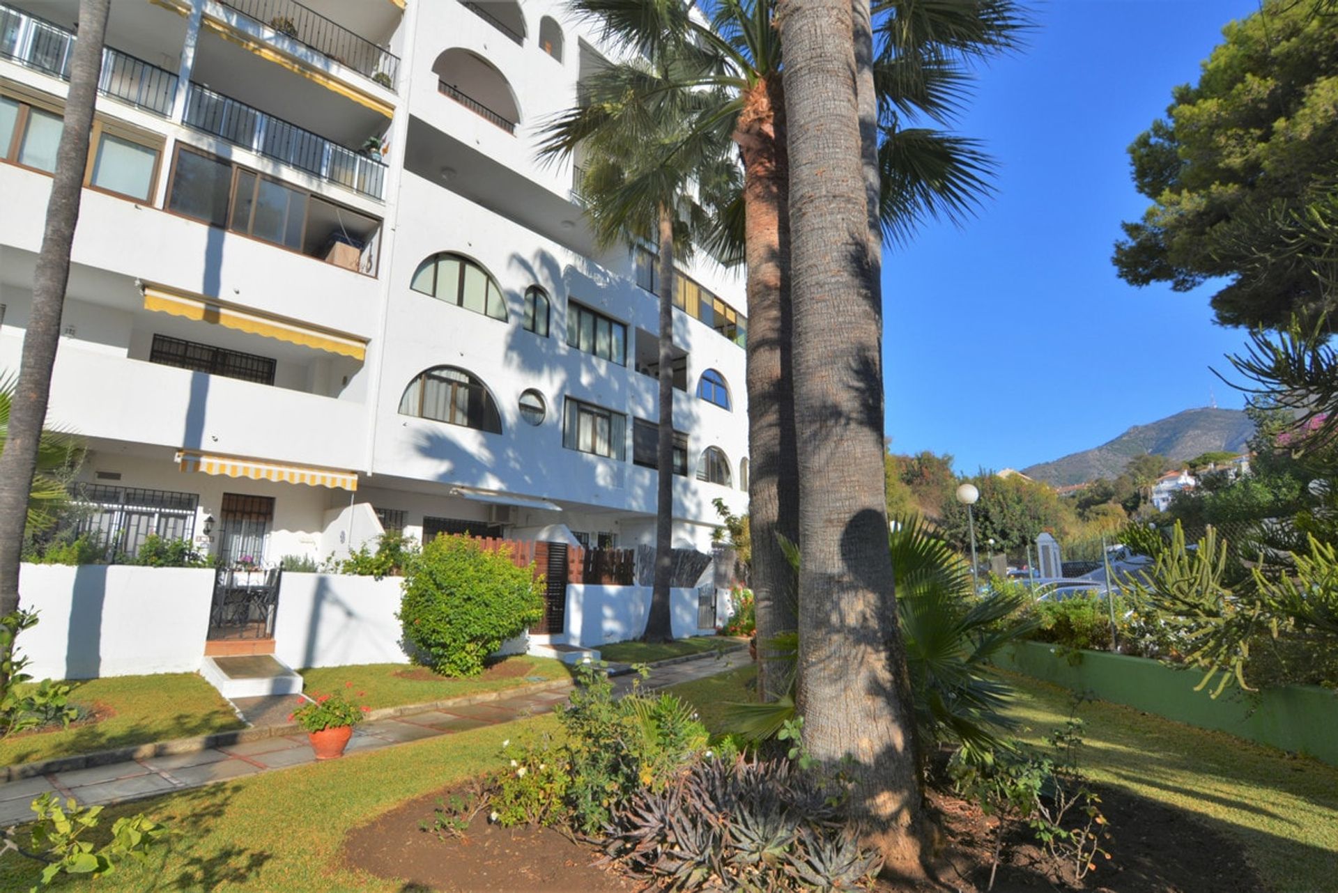 Condominium in Las Lagunas de Mijas, Andalucía 10963259