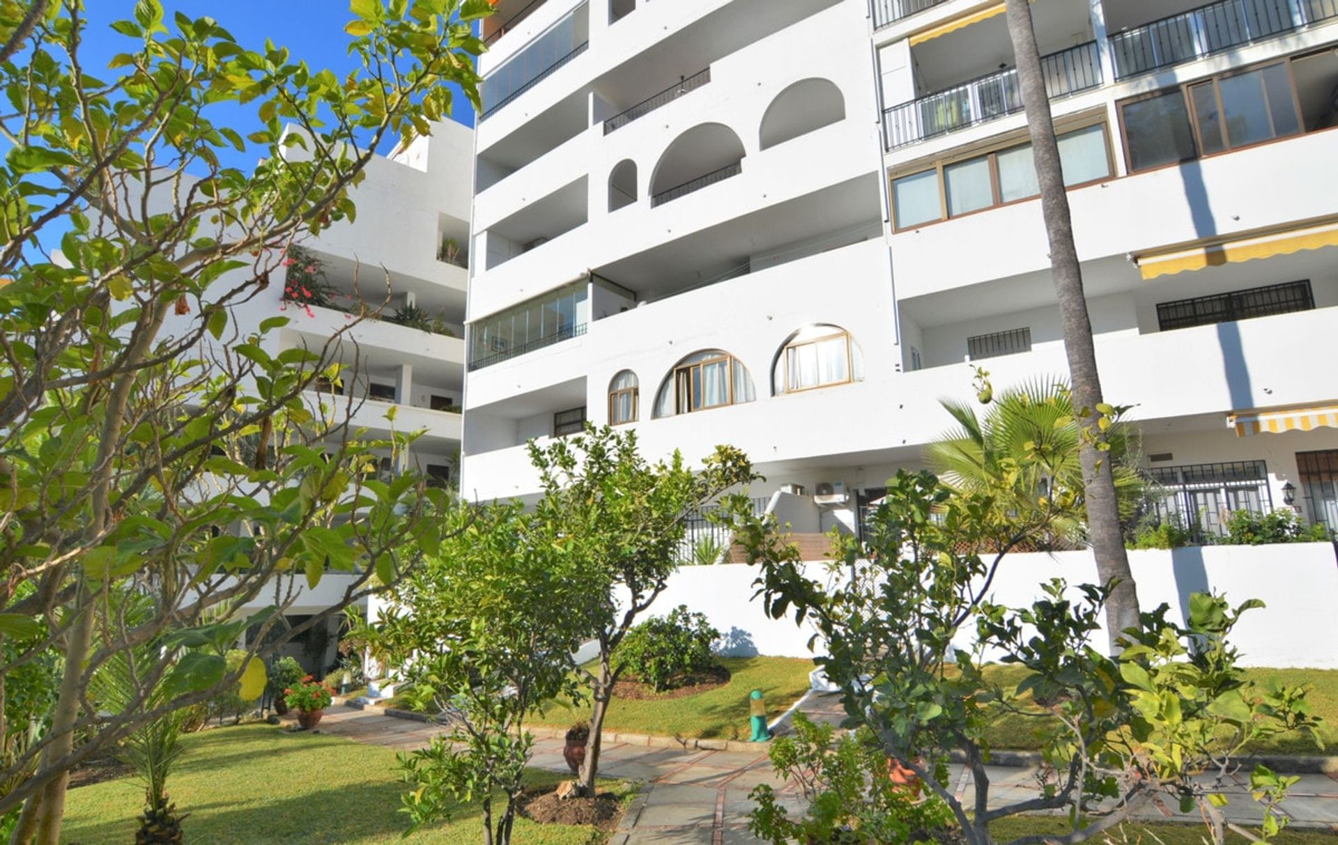 Condominium in Las Lagunas de Mijas, Andalucía 10963259