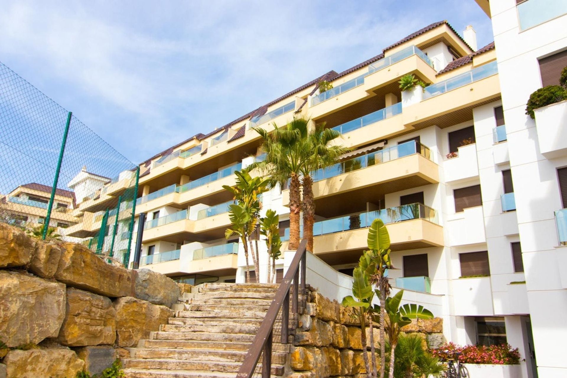 Condominium in La Duquesa, Andalucía 10964272