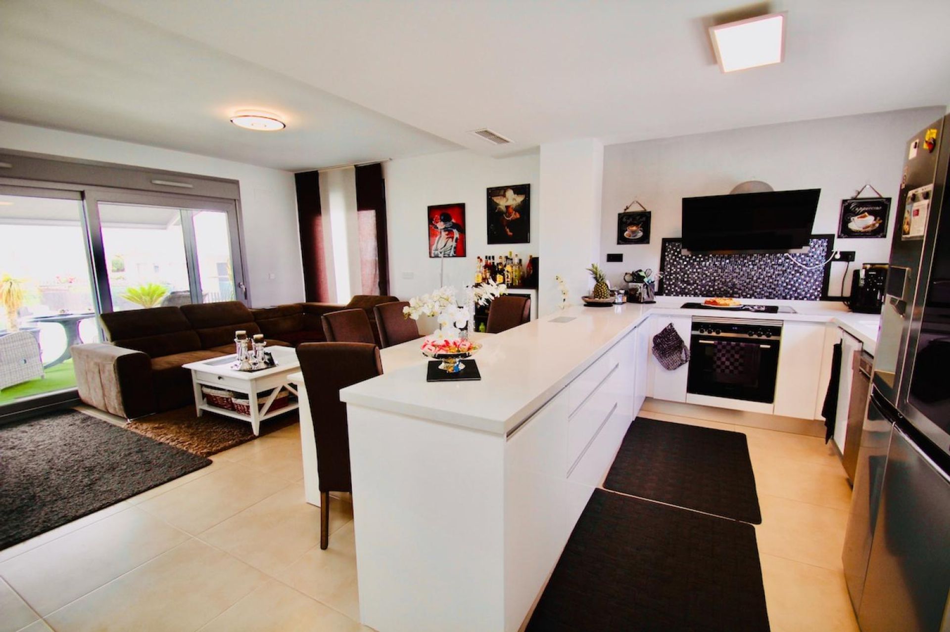 Condominium in Alicante, Valencian Community 10964796