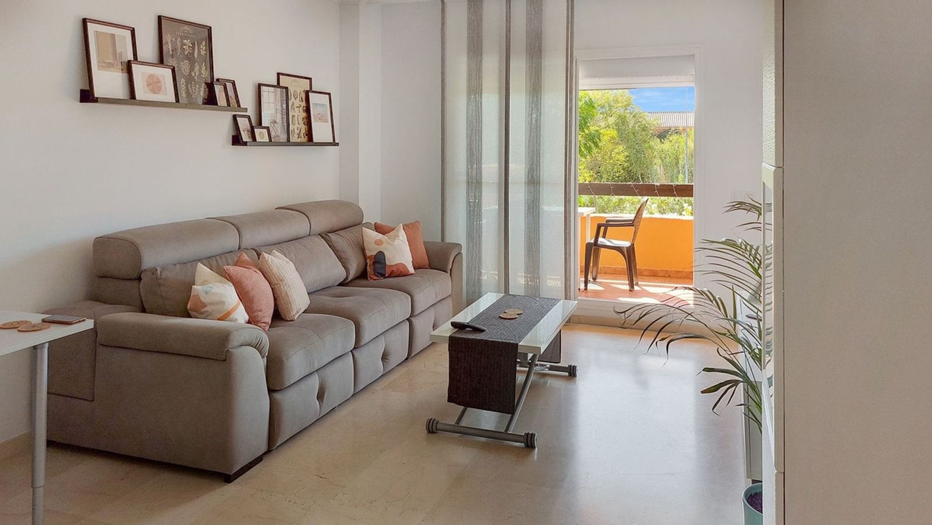 Condominium dans San Luis de Sabinillas, Andalousie 10965259